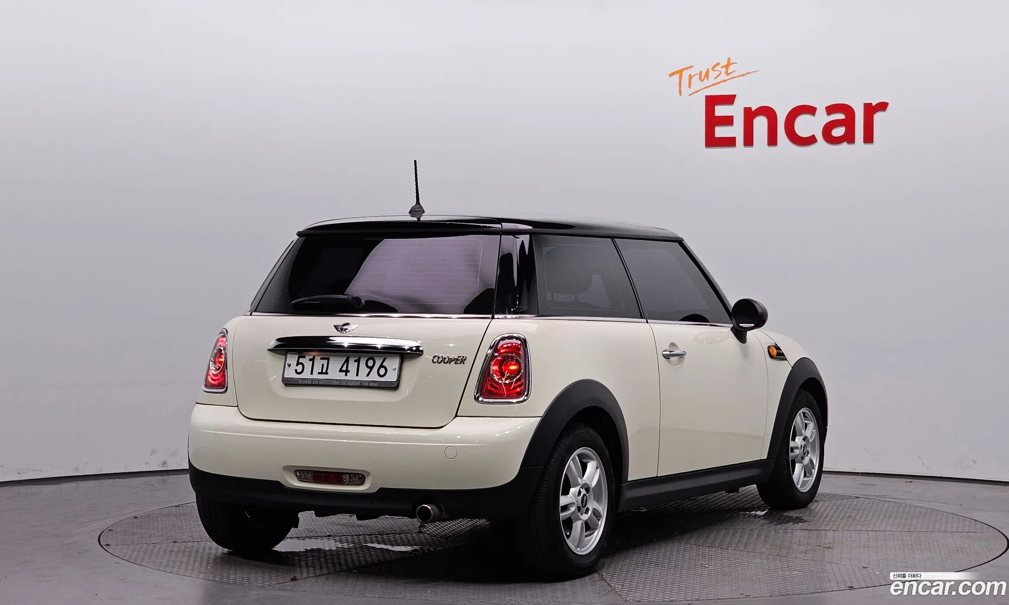 Mini Cooper Se - фотография 942142