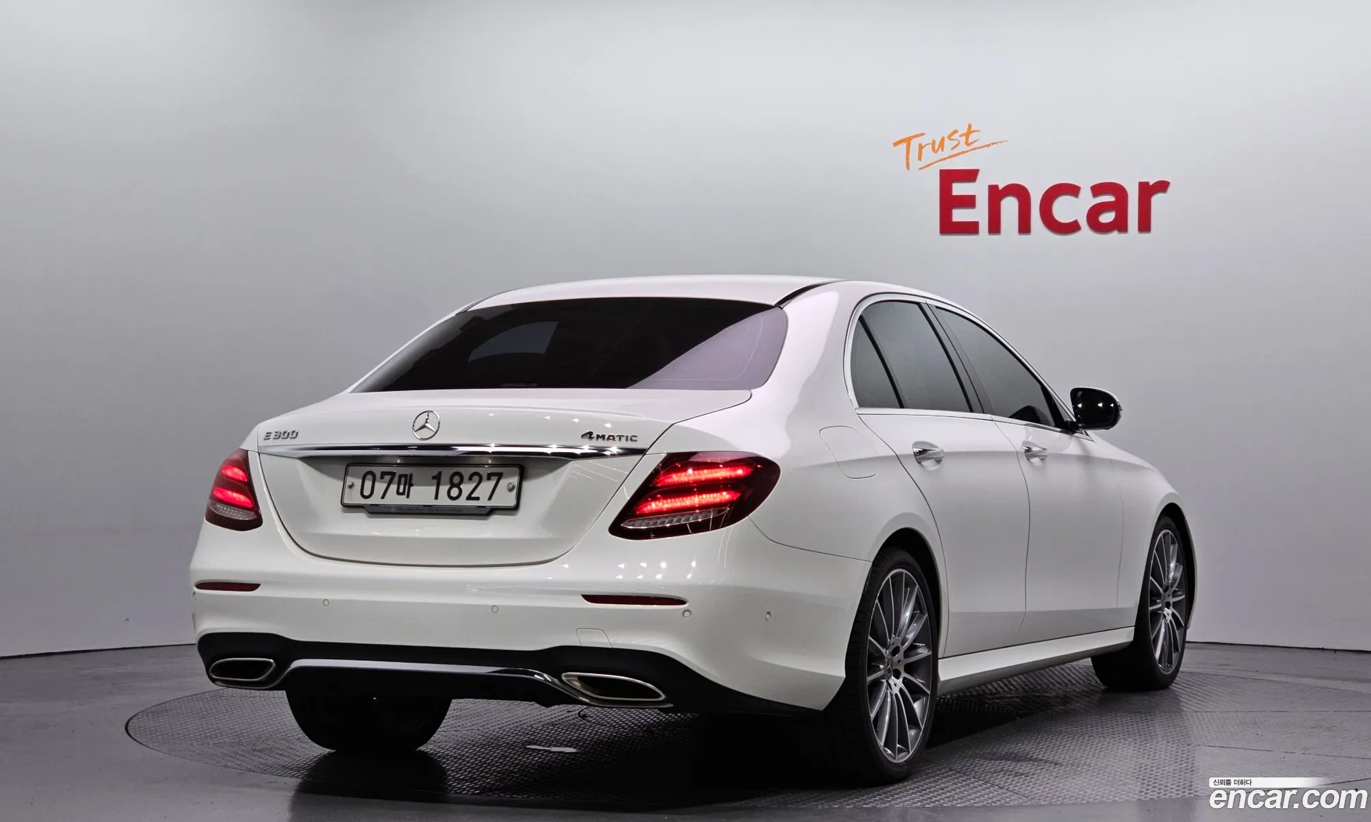 Mercedes E-Class W213 E300 4Matic Amg Line - фотография 19113387