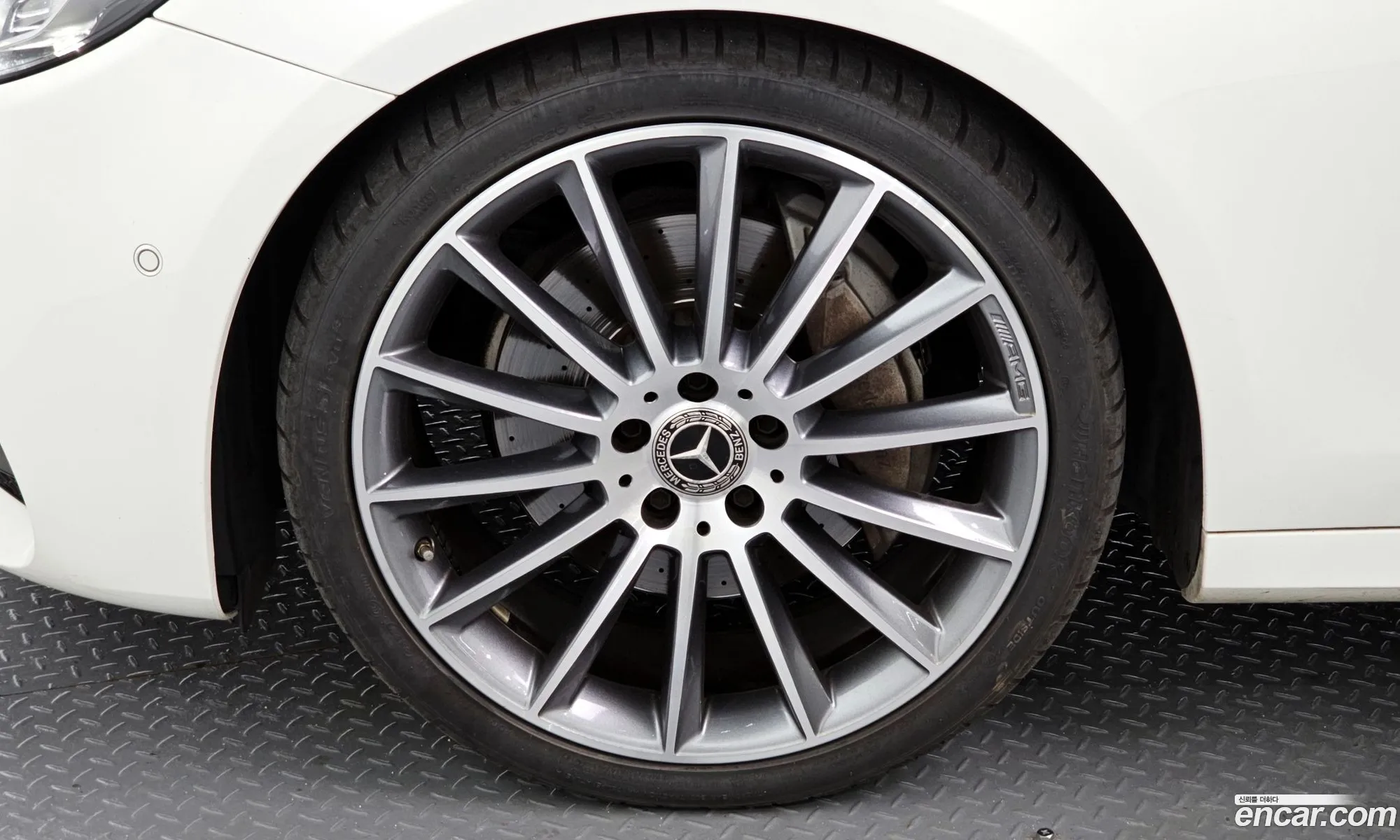 Mercedes E-Class W213 E300 4Matic Amg Line - фотография 19113390