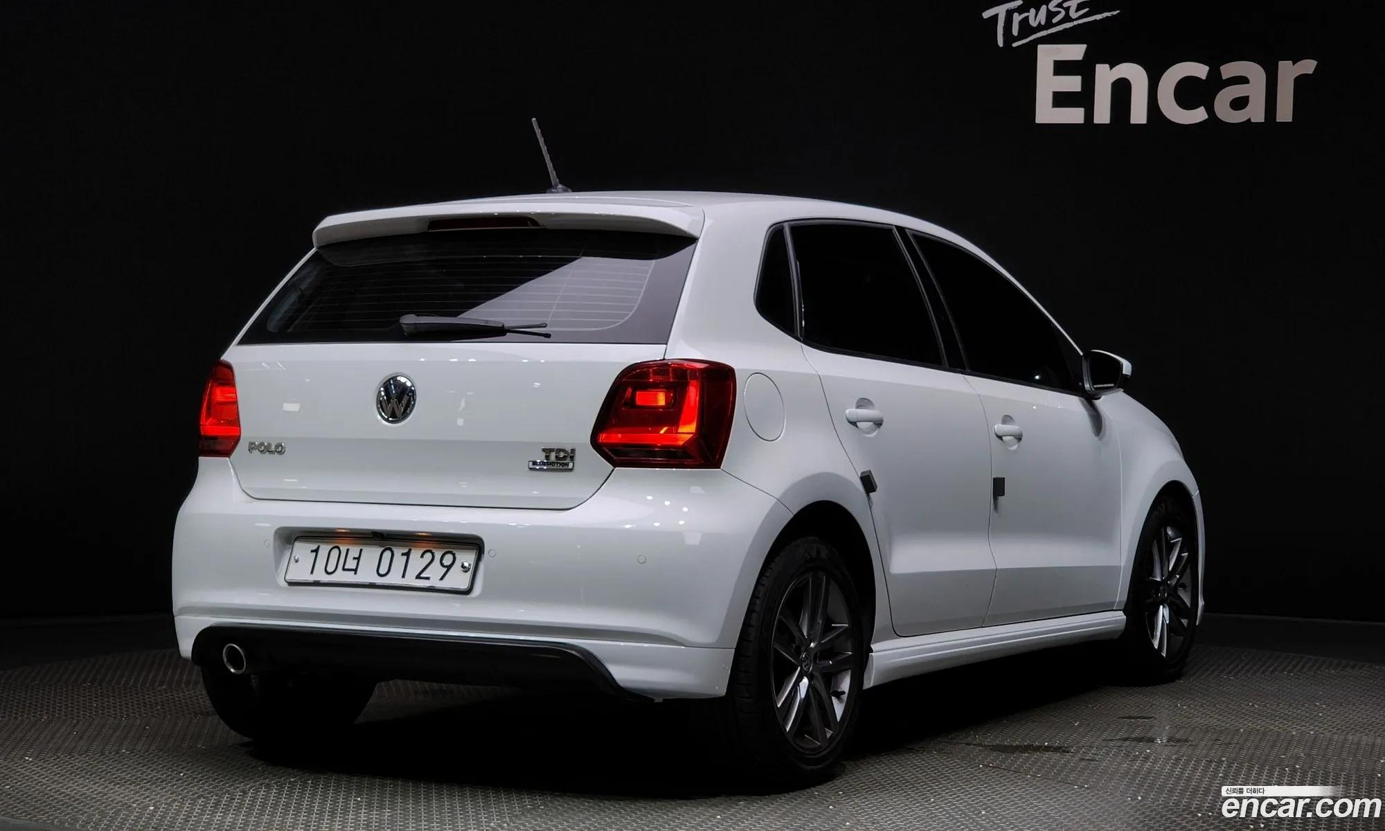 Volkswagen Polo 14 Tdi R-Line 5Th Generation - фотография 7637373