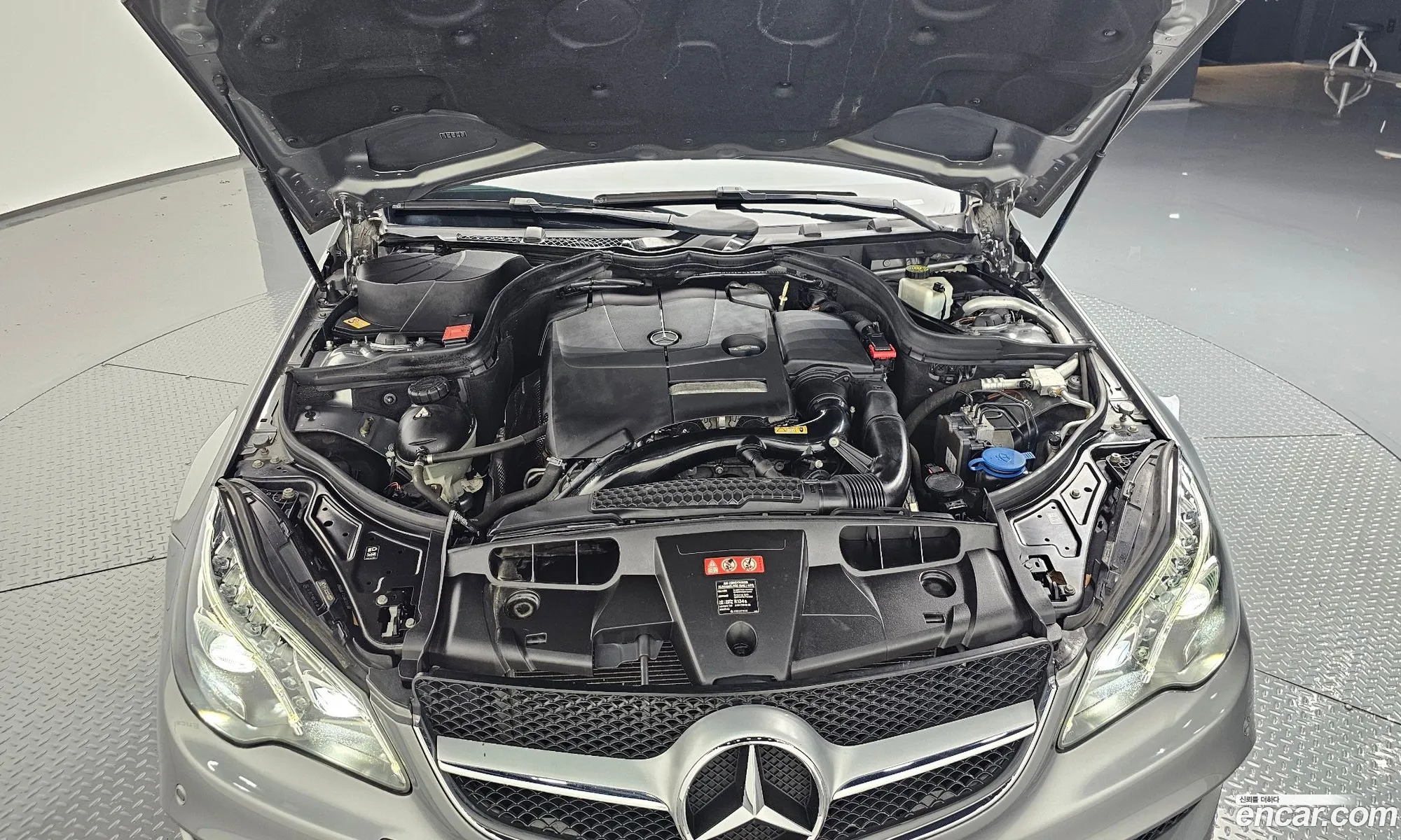 Mercedes E-Class W212 E200 Coupe - фотография 19089375