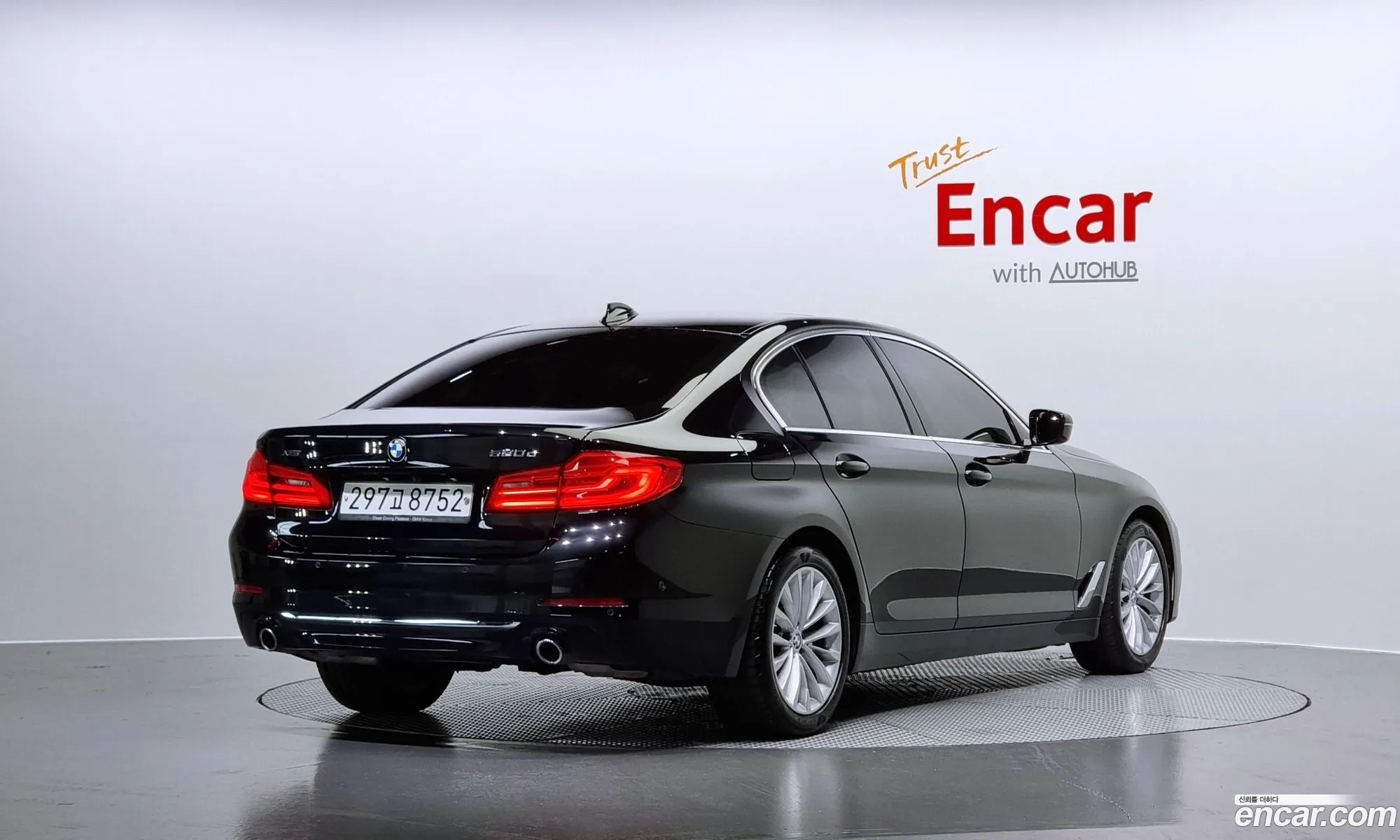 BMW 5 Series G30 520D xDrive Luxury Plus - фотография 17352076