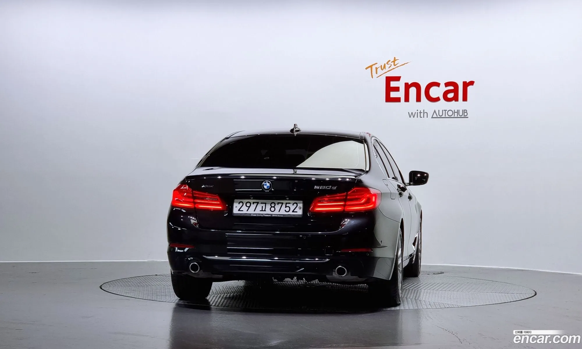 BMW 5 Series G30 520D xDrive Luxury Plus - фотография 17352078