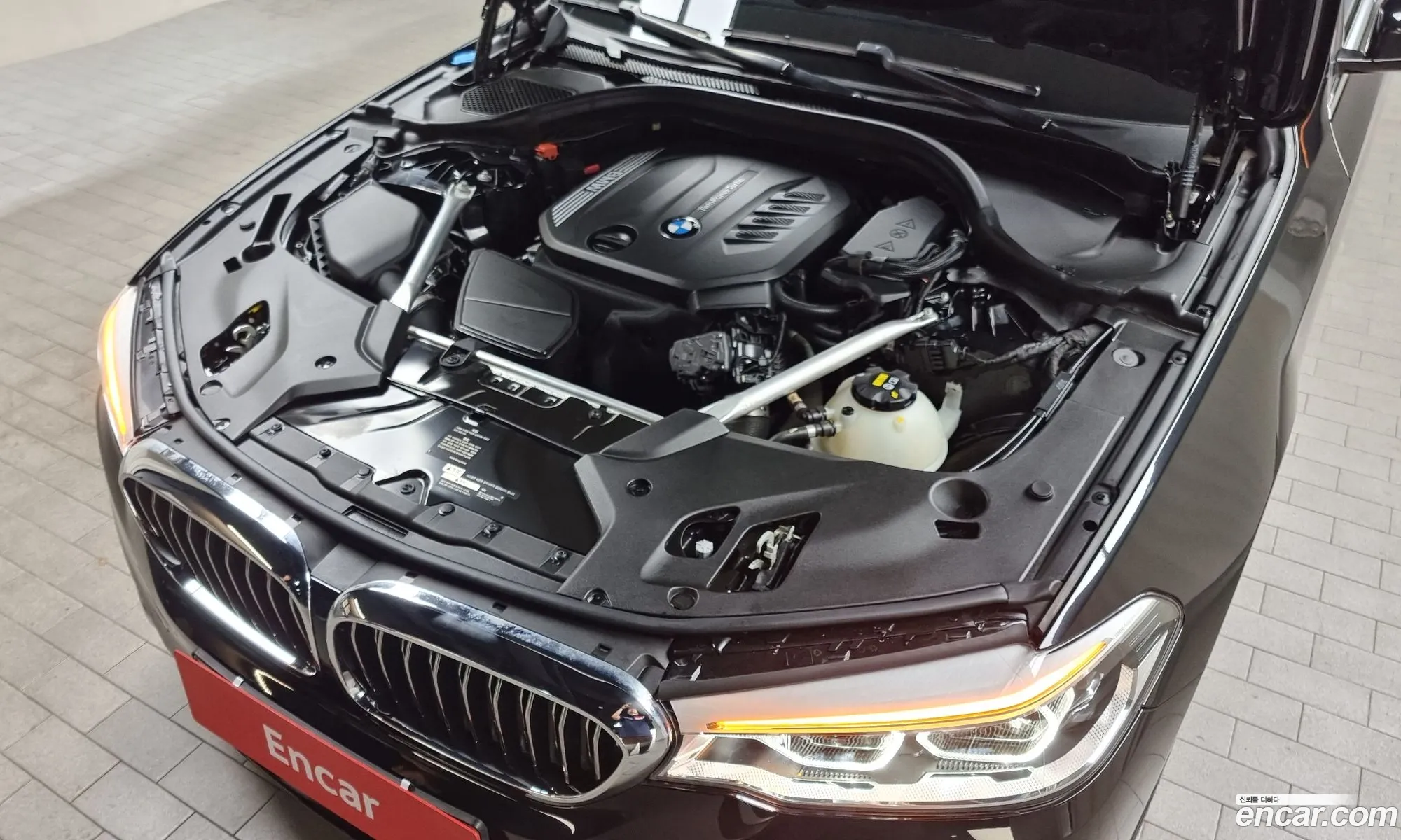 BMW 5 Series G30 520D xDrive Luxury Plus - фотография 17352080
