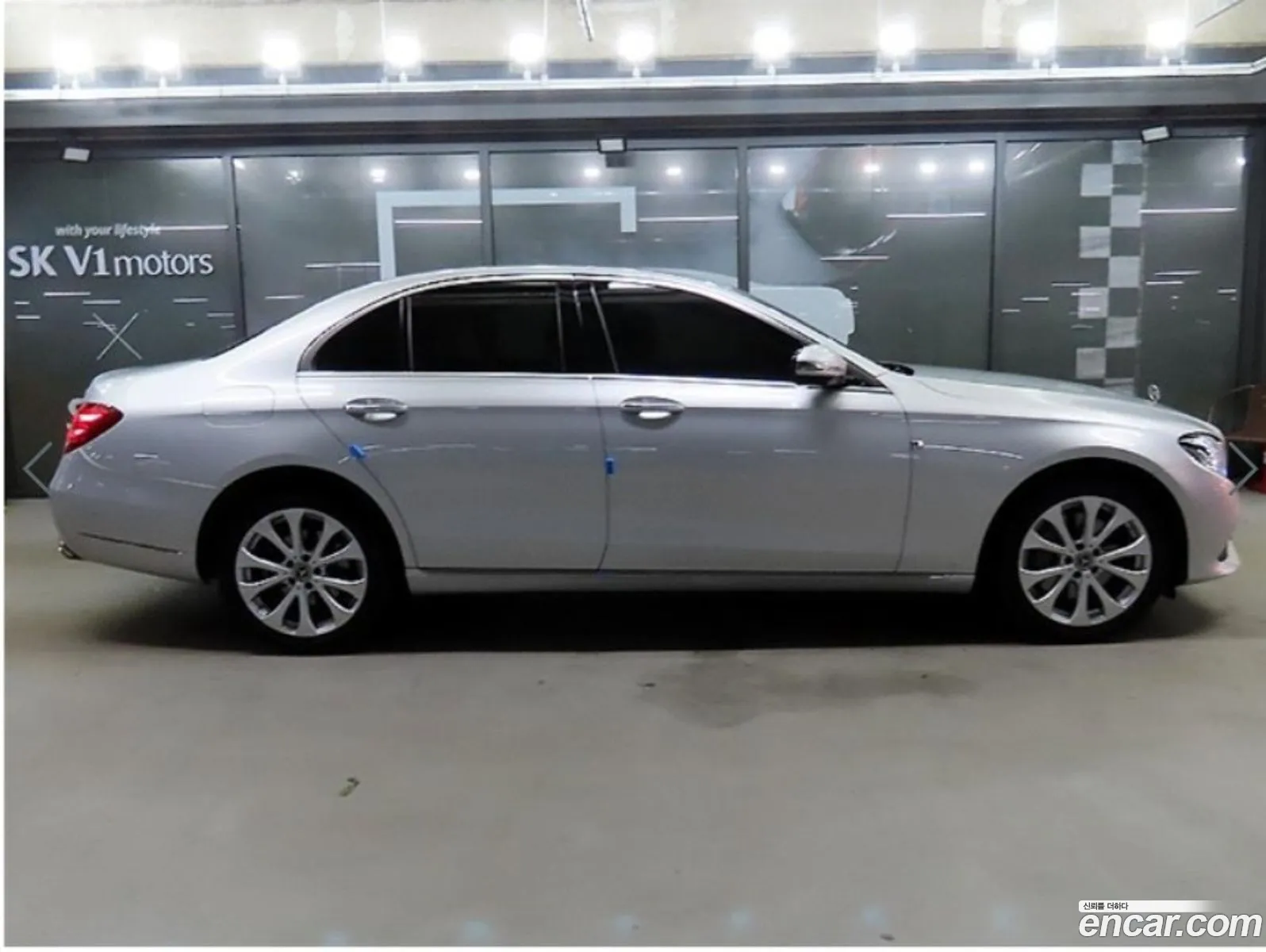 Mercedes E-Class W213 E300 4Matic Exclusive - фотография 19112719