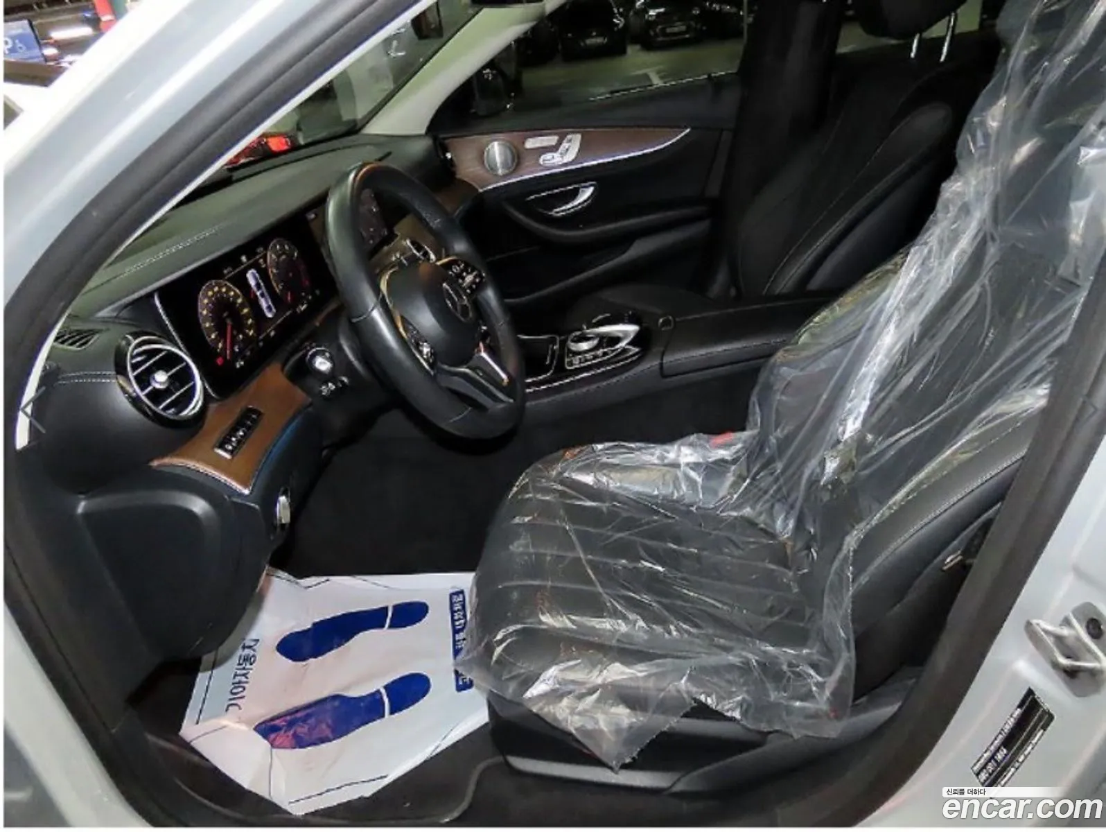 Mercedes E-Class W213 E300 4Matic Exclusive - фотография 19112722