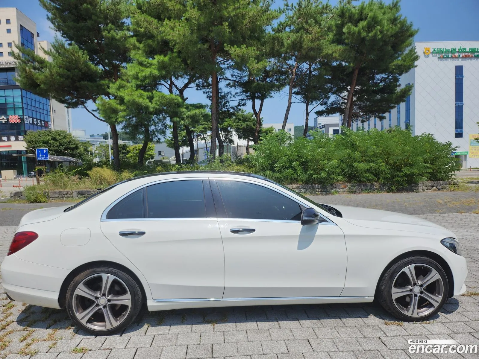 Mercedes C-Class W205 C200 Avantgarde - фотография 19105924