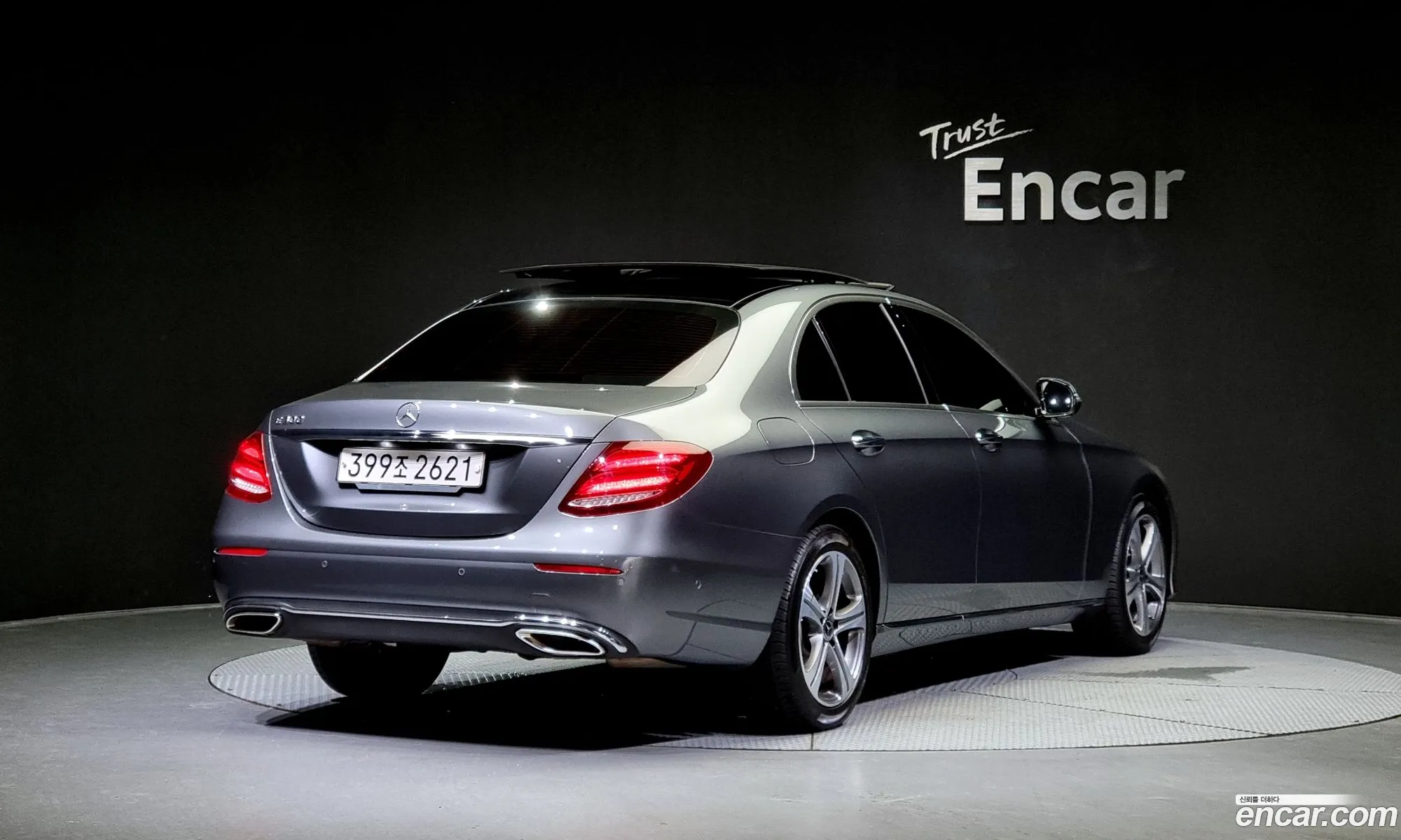 Mercedes E-Class W213 E300 Avantgarde - фотография 19113363