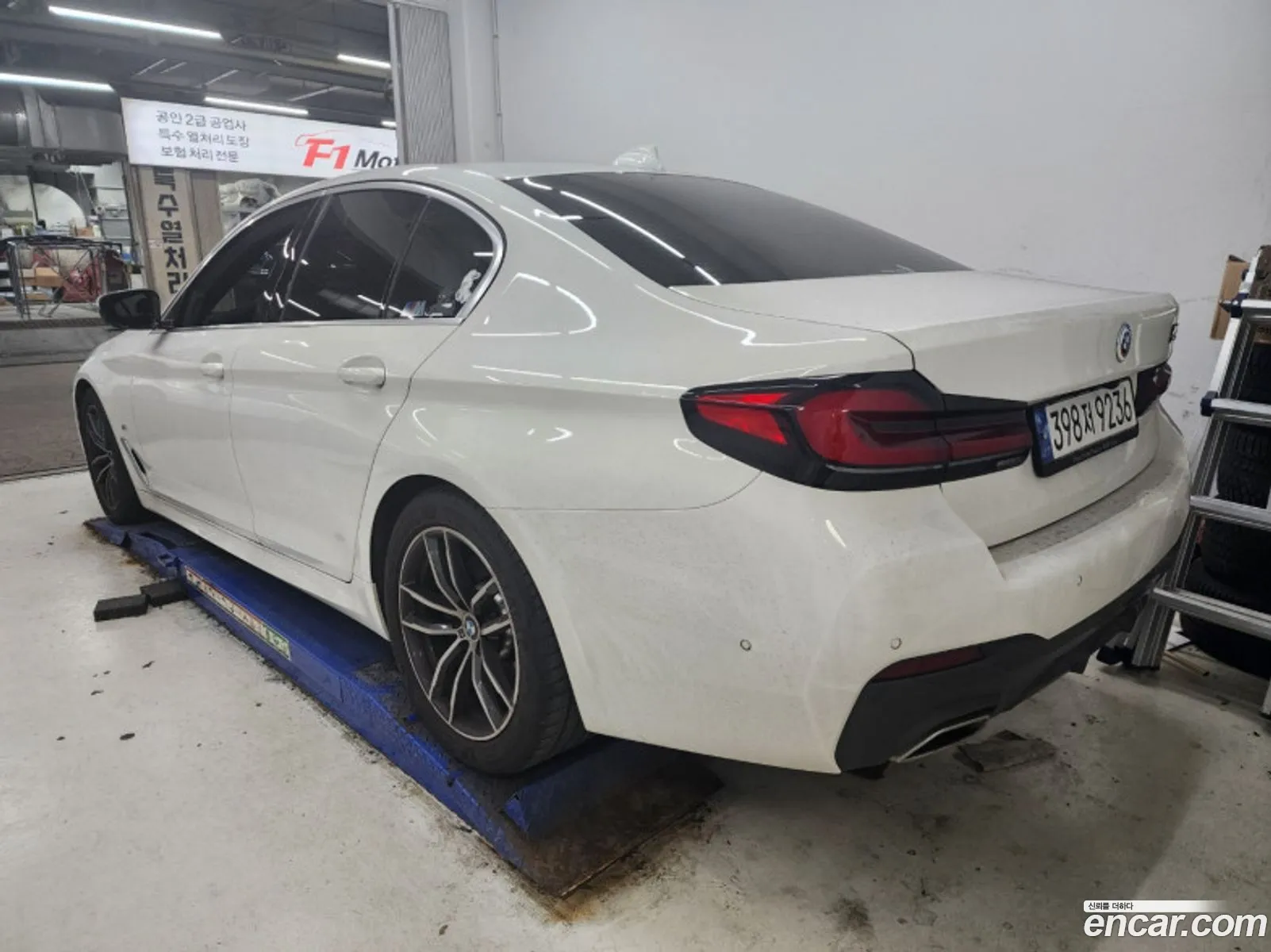 BMW 5 Series G30 520I M Sports - фотография 7373951