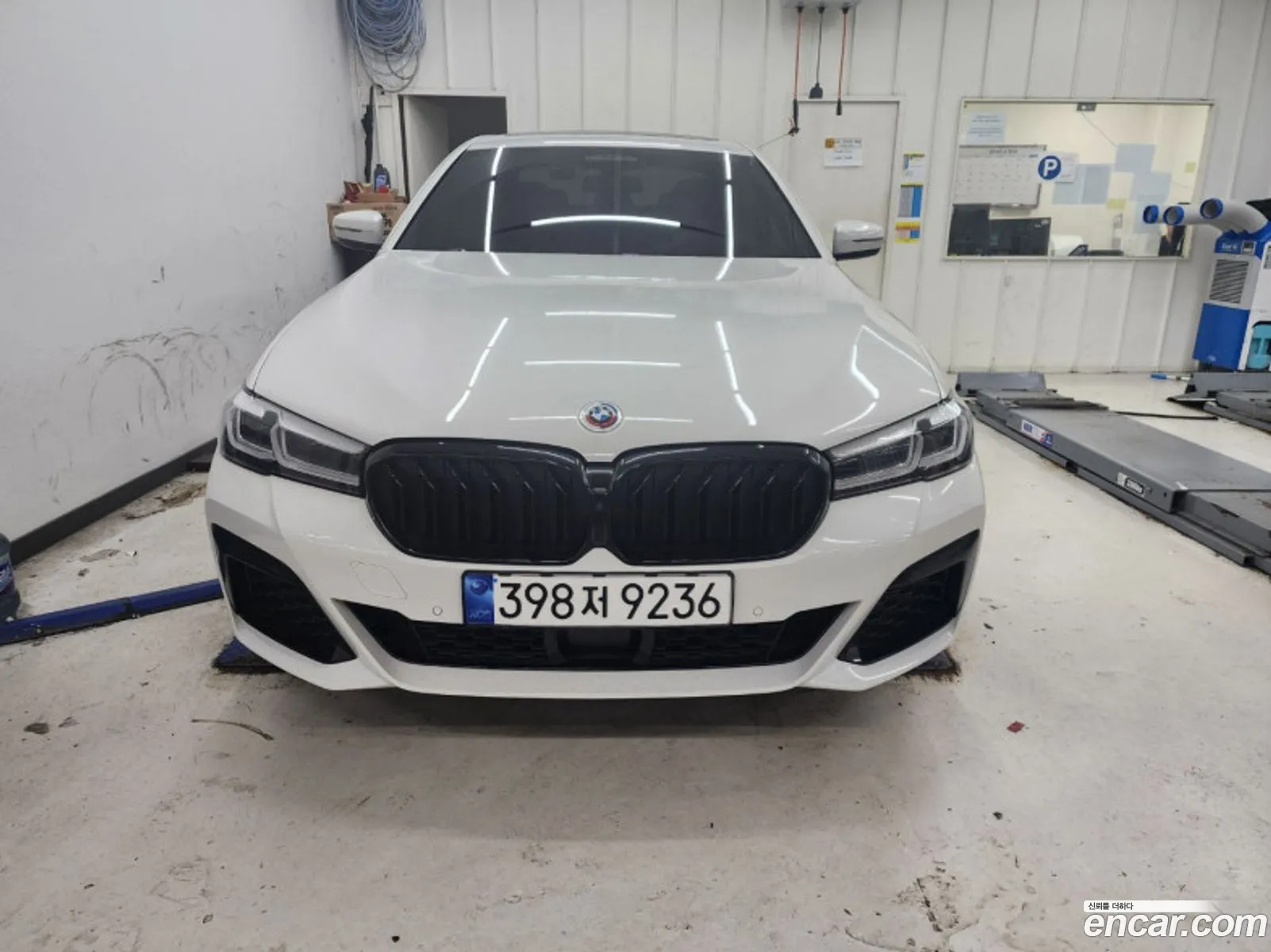 BMW 5 Series G30 520I M Sports - фотография 7373952