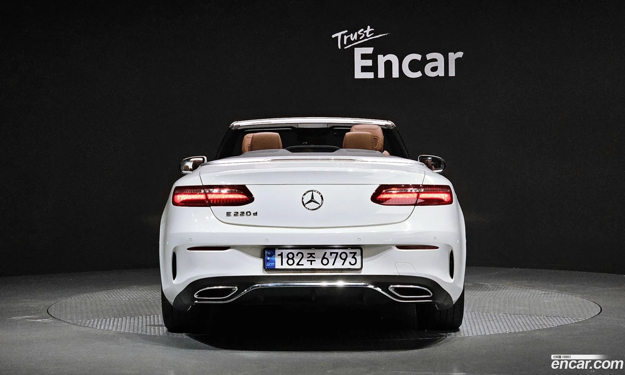 Benz E-Class W213 E220D Cabriolet - фотография 19070363