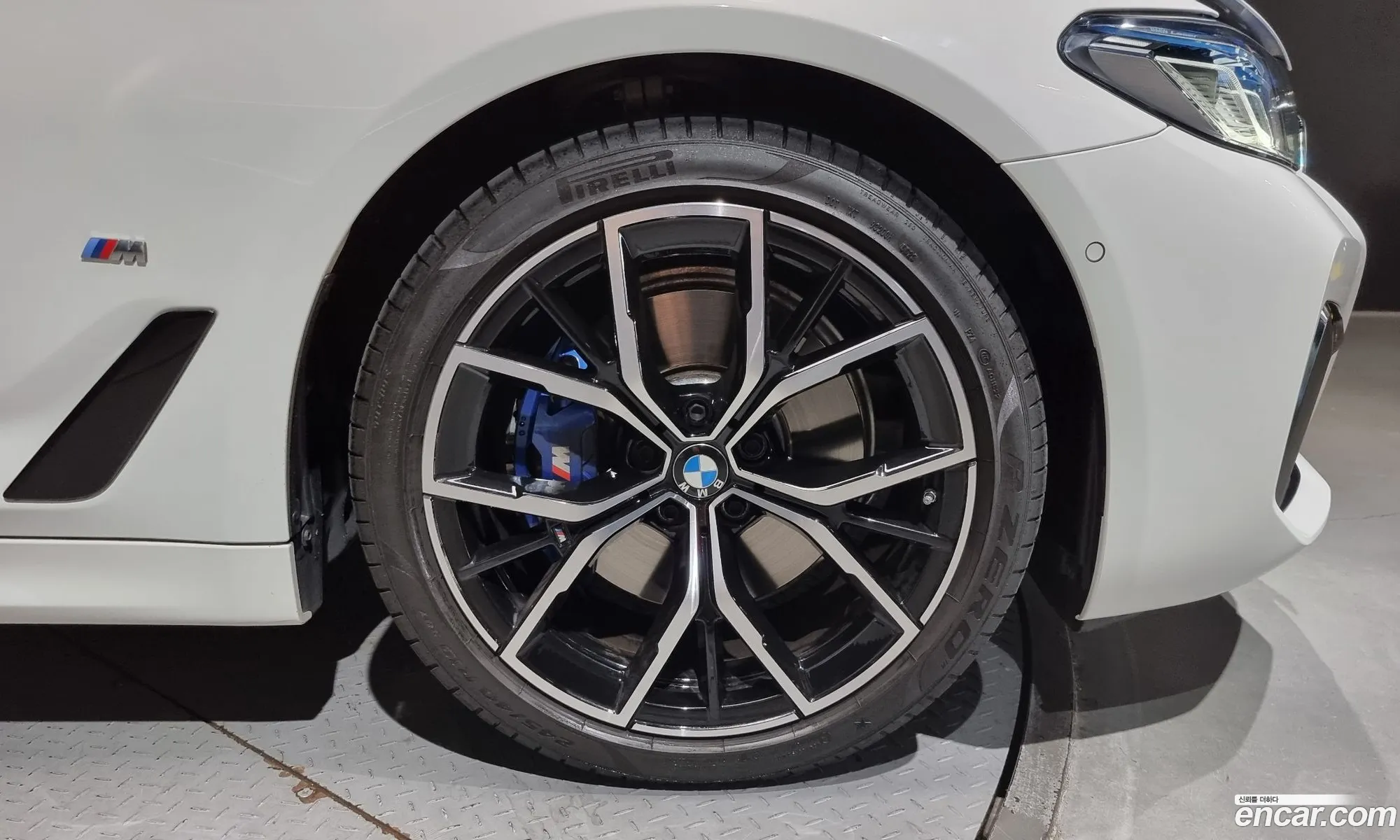 BMW 5 Series G30 530I xDrive M Sports - фотография 5682550
