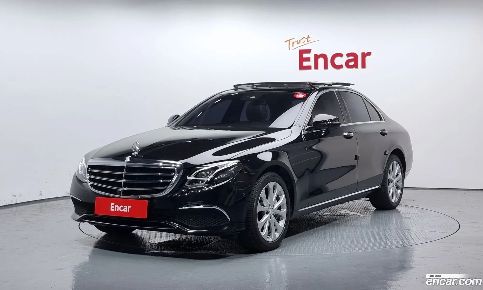Mercedes E-Class W213 E300 Exclusive - фотография 19113350