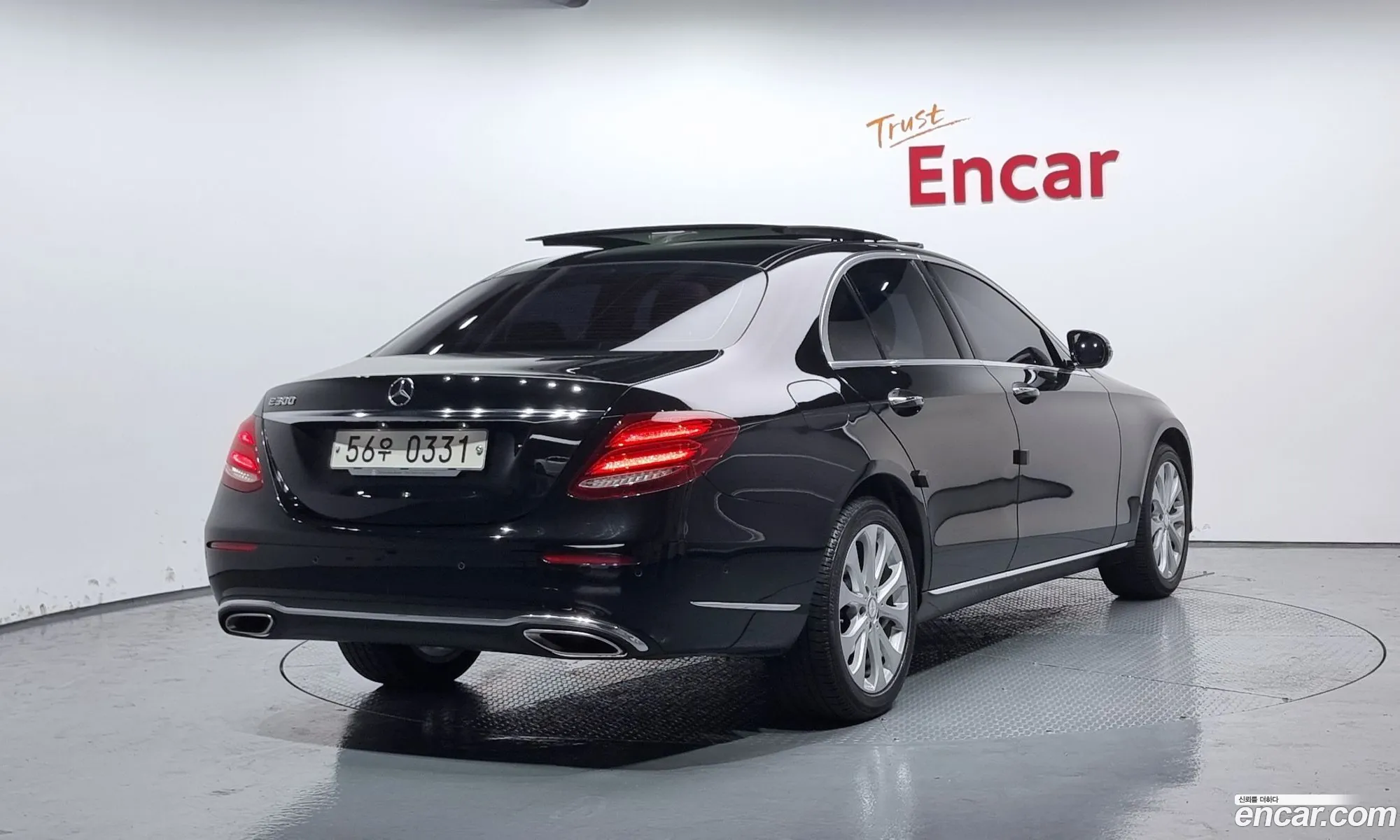 Mercedes E-Class W213 E300 Exclusive - фотография 19113351