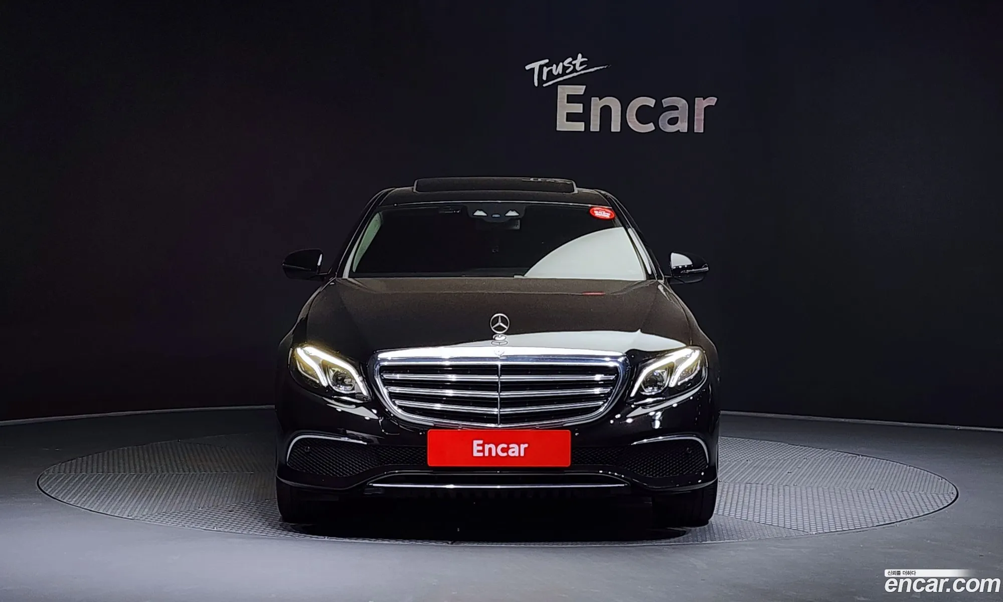 Benz E-Class W213 E220D Exclusive - фотография 19113339