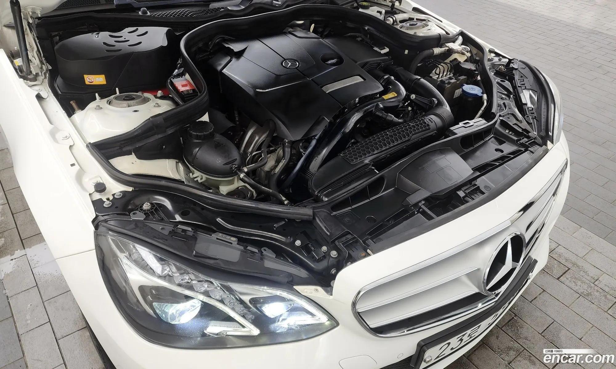 Mercedes E-Class W212 E200 Avantgarde - фотография 19038781