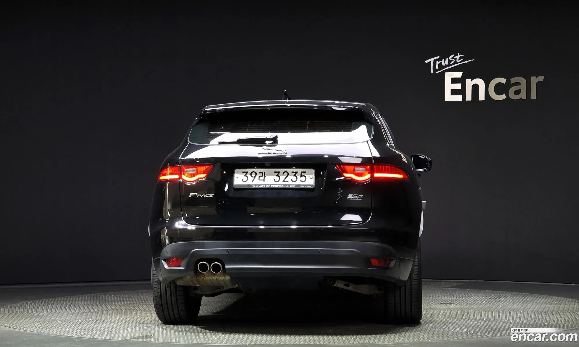 Jaguar F-Pace 20D R-Sport - фотография 3930956