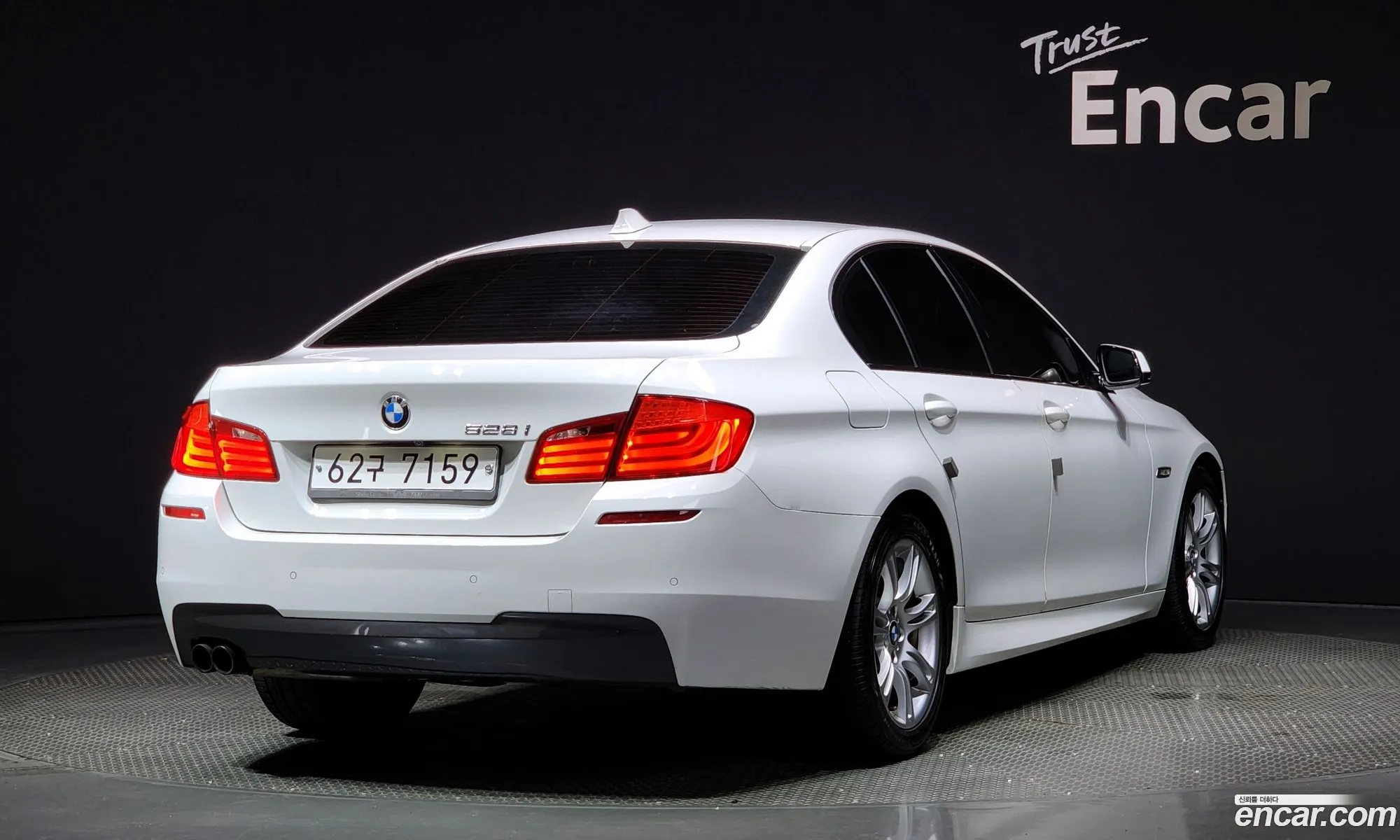 BMW 5 Series F10 528I M Sports - фотография 17256856
