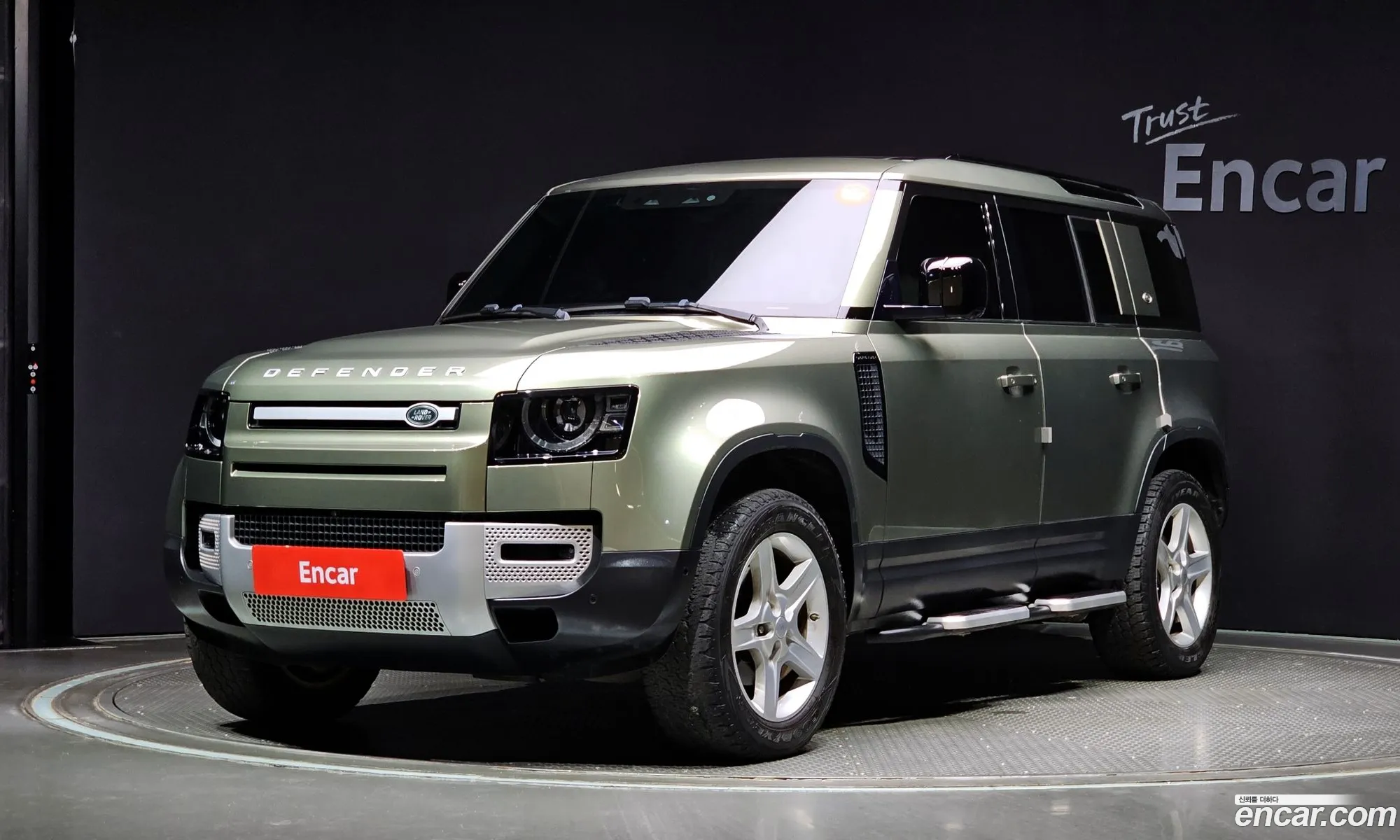 Land Rover Defender L663 110 D240 Se - фотография 7242563