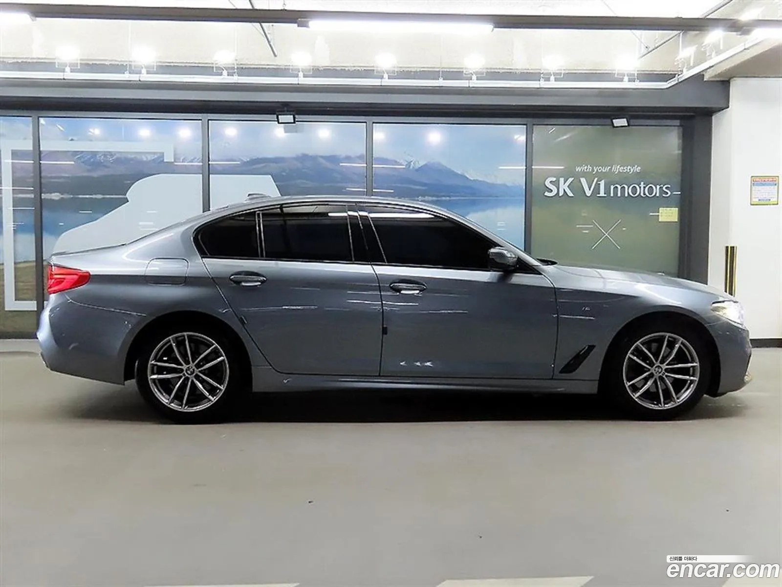 BMW 5 Series G30 520D xDrive M Sport Plus - фотография 6918236