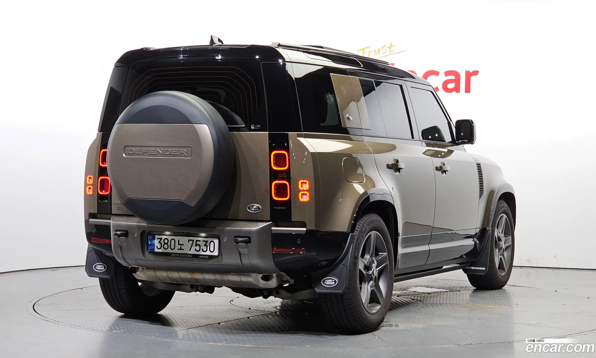 Land Rover Defender L663 110 P300 X-Dynamic Se - фотография 7188580