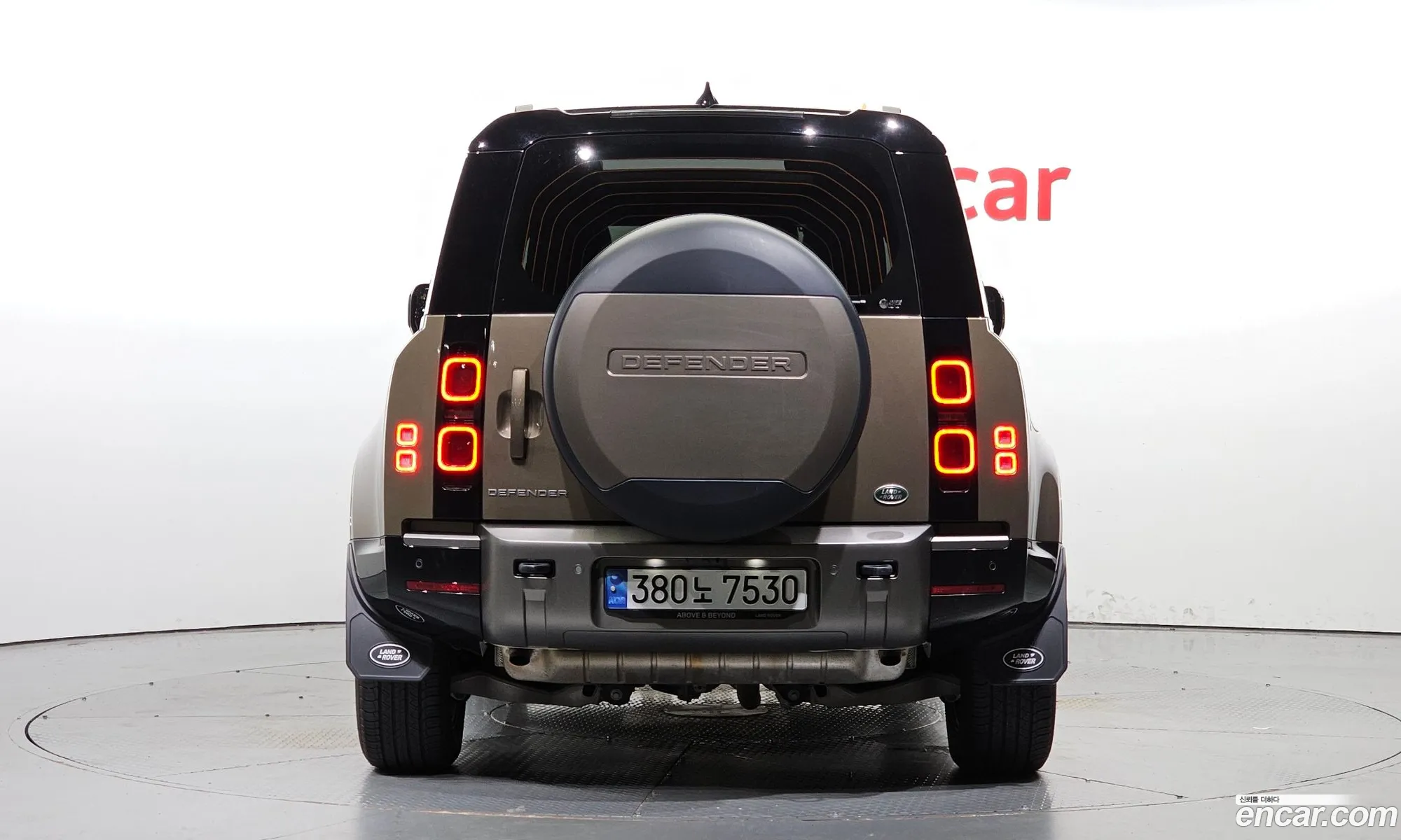 Land Rover Defender L663 110 P300 X-Dynamic Se - фотография 7188582