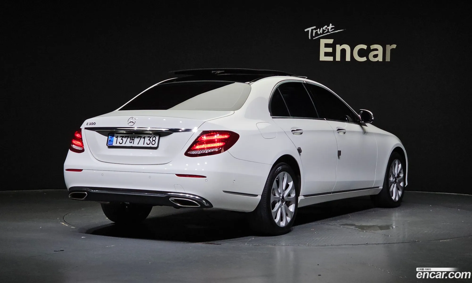 Mercedes E-Class W213 E300 Exclusive - фотография 19123080