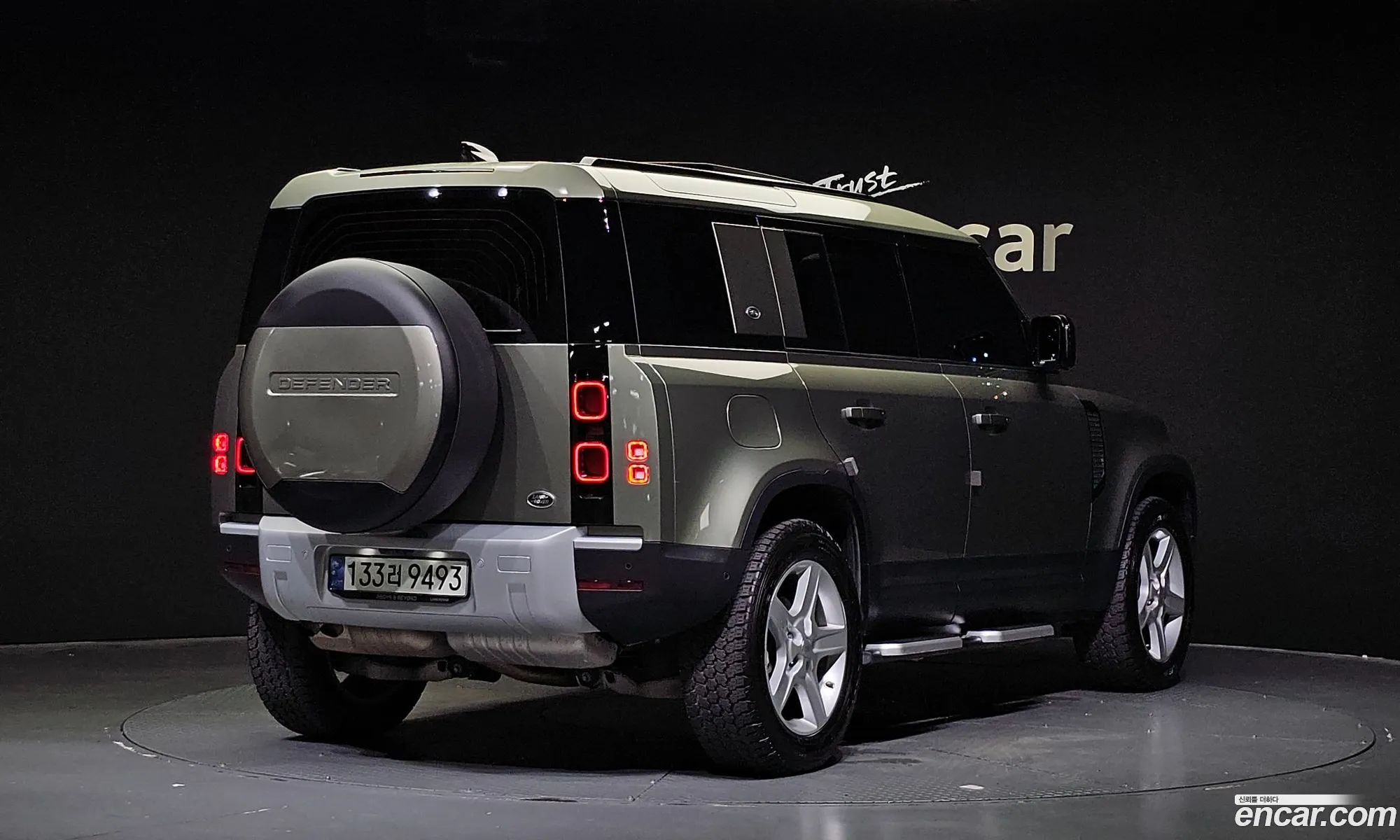 Land Rover Defender L663 110 D240 Se - фотография 7188567