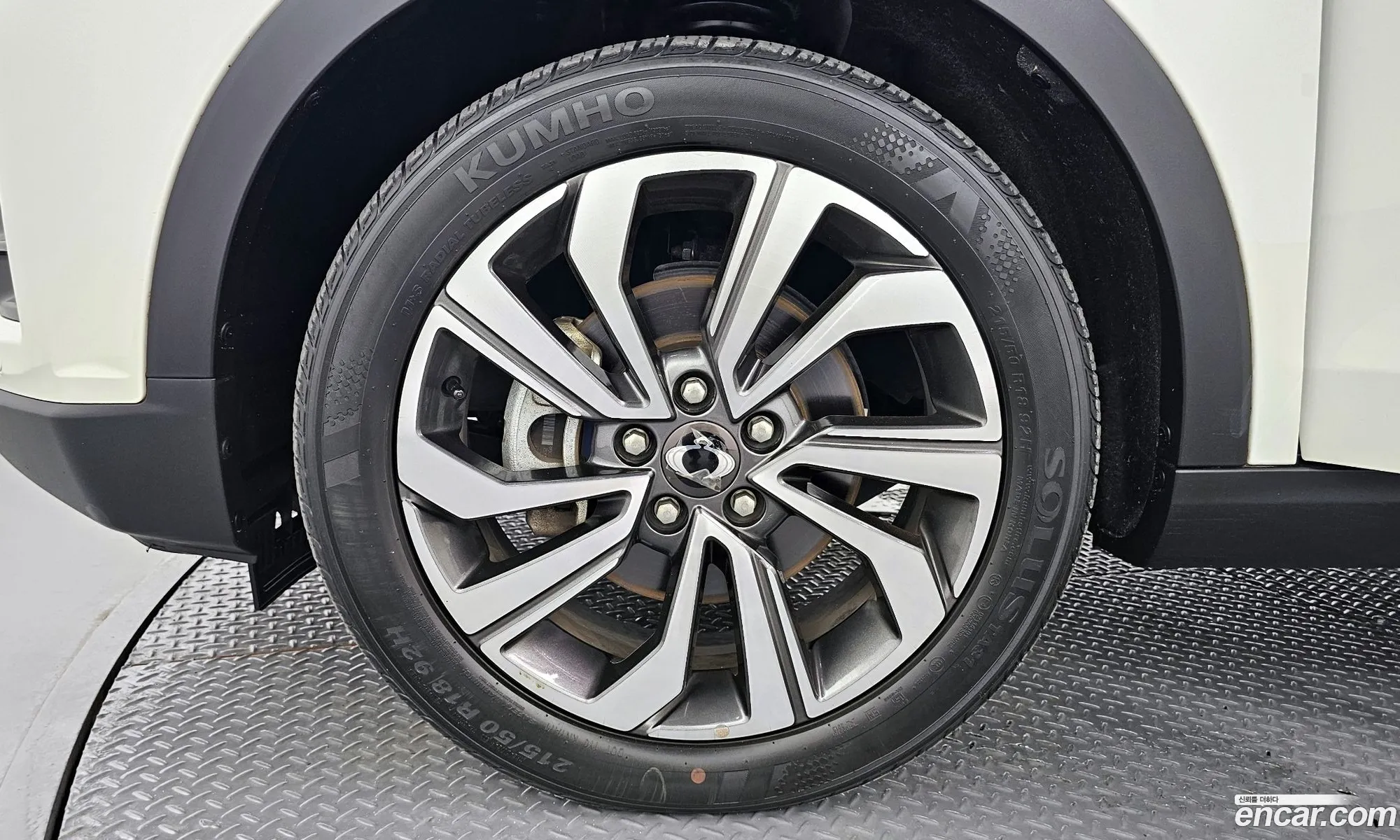Kg Mobility Ssangyong Very New Tivoli Gasoline 15 2Wd Limited Edition - фотография 6671372