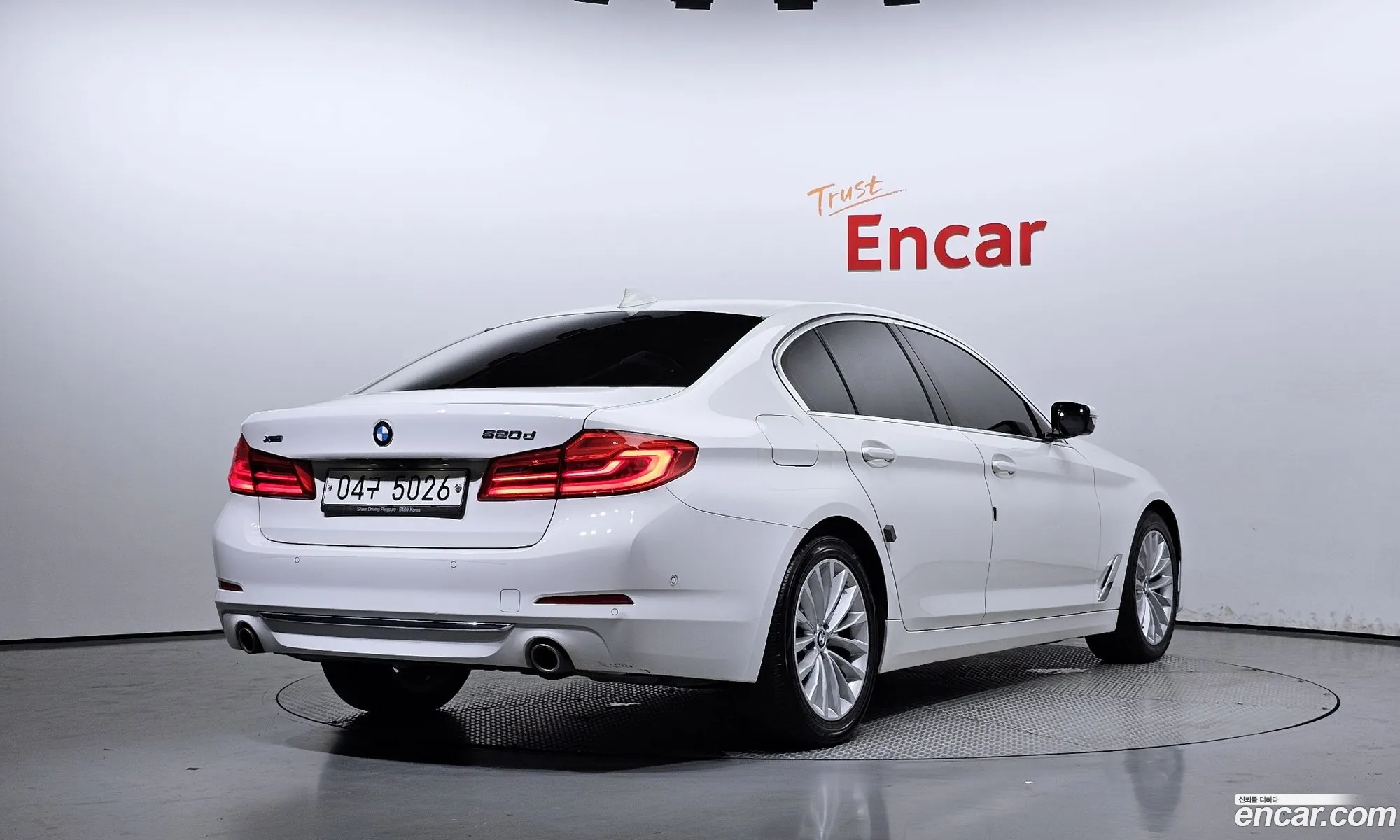 BMW 5 Series G30 520D xDrive Luxury Plus - фотография 17843874
