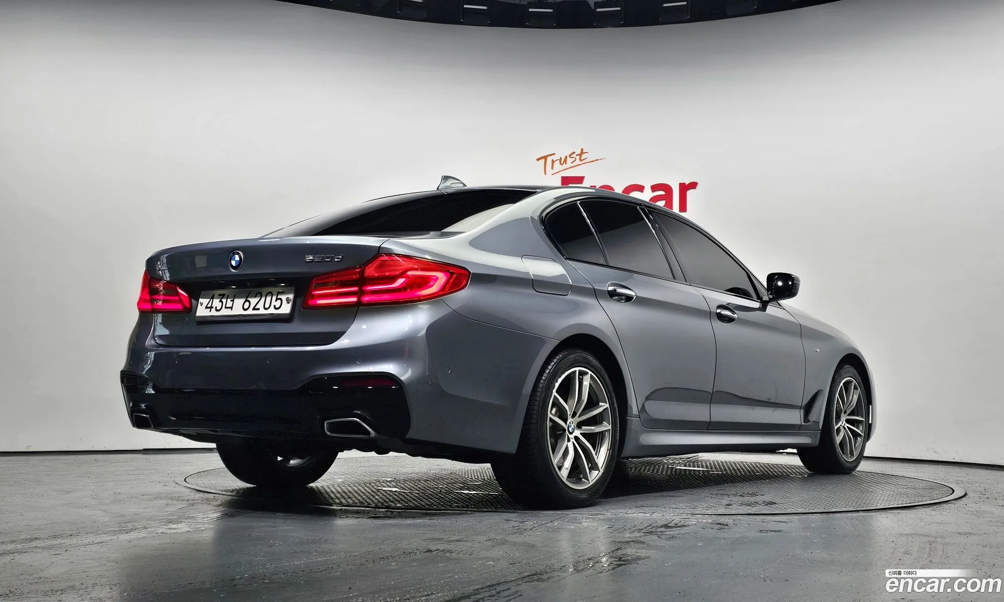 BMW 5 Series G30 520D xDrive M Sport Plus - фотография 18219177