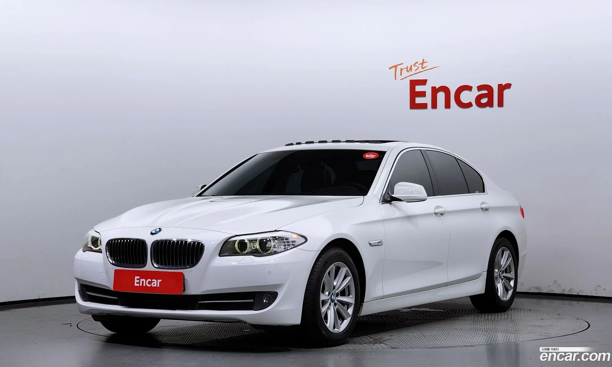 BMW 5 Series F10 520D - фотография 18229613
