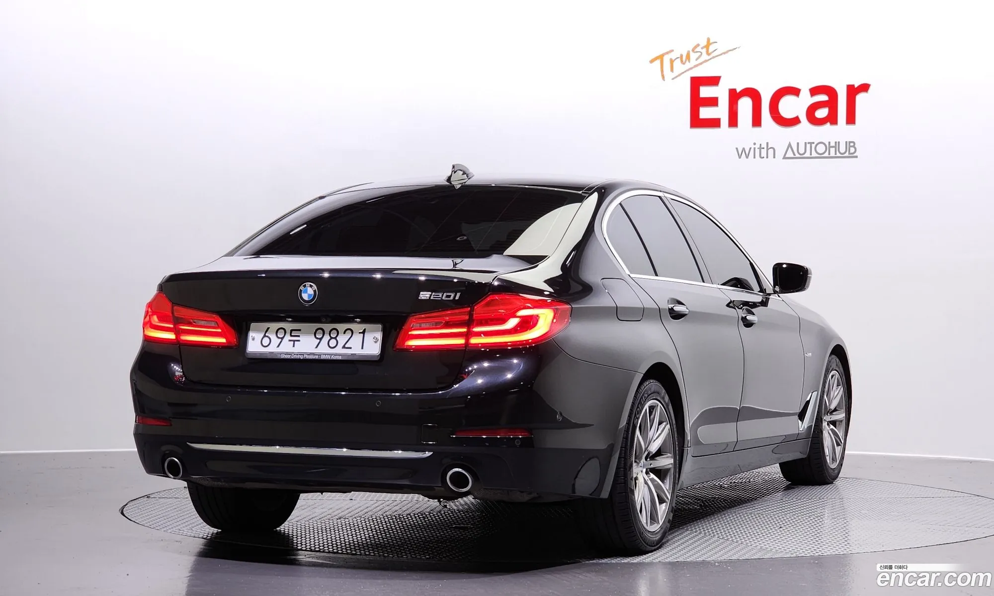 BMW 5 Series G30 520I Luxury - фотография 17862649