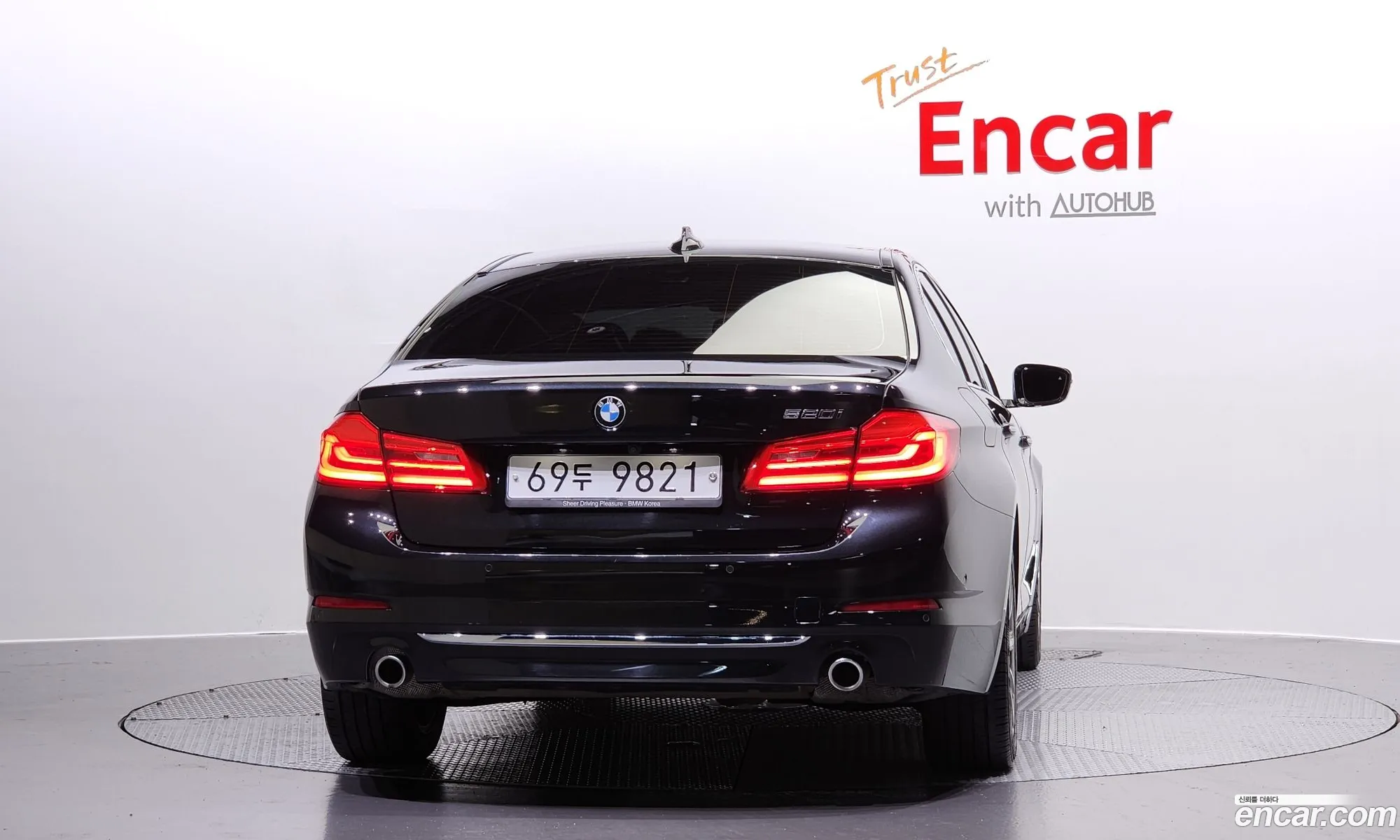 BMW 5 Series G30 520I Luxury - фотография 17862651