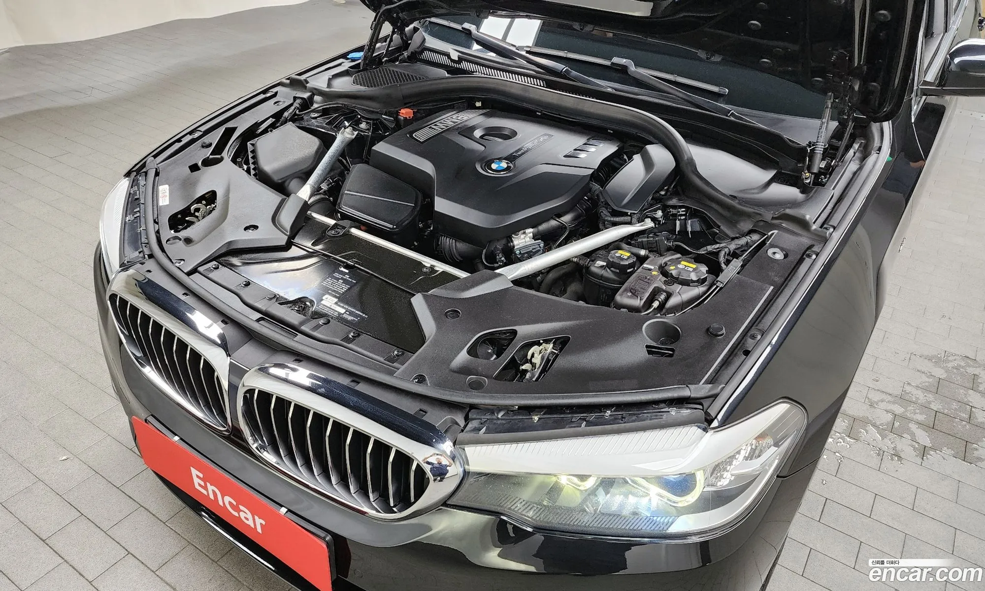 BMW 5 Series G30 520I Luxury - фотография 17862653
