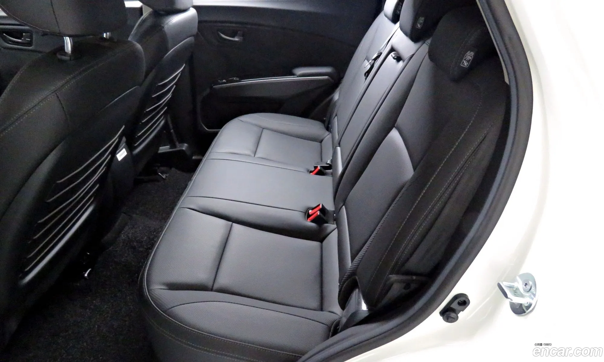Kg Mobility Ssangyong The New Tivoli 15 2Wd V7 - фотография 6825940