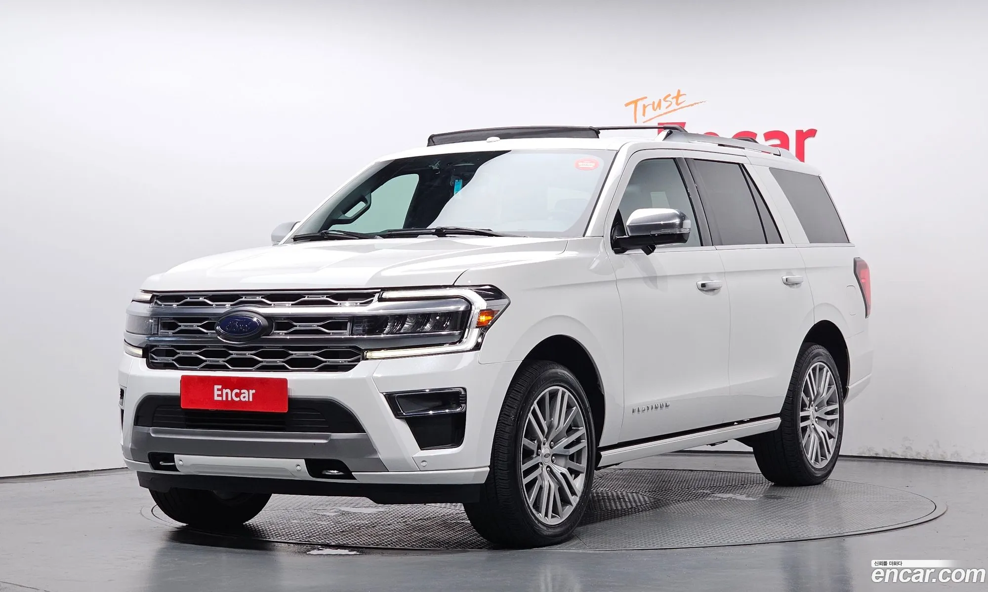 Ford Expedition Platinum 4Wd 7-Seater - фотография 15940392