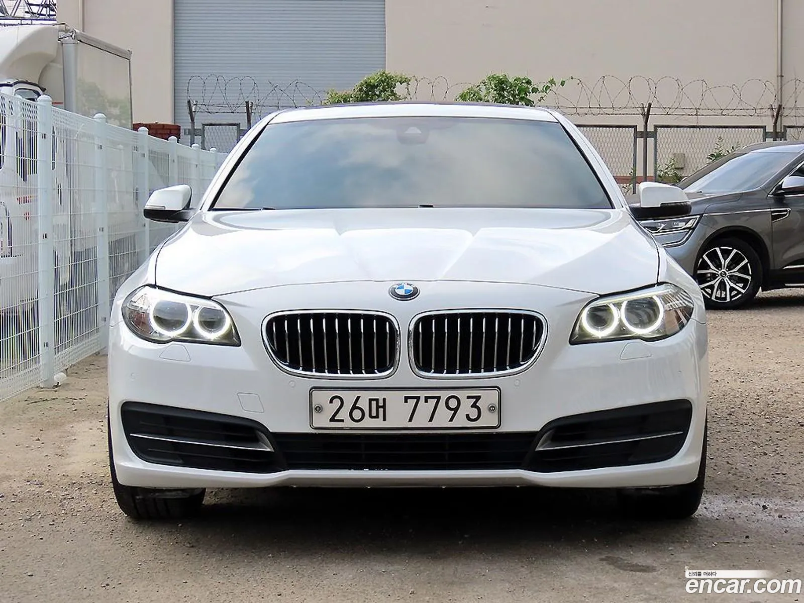 BMW 5 Series F10 520D - фотография 6641672