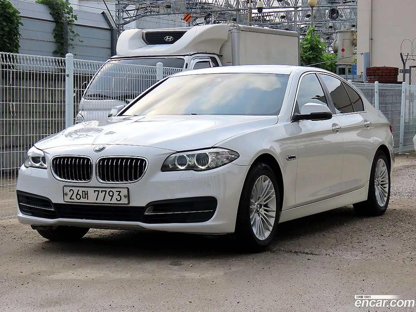 BMW 5 Series F10 520D - фотография 6641673