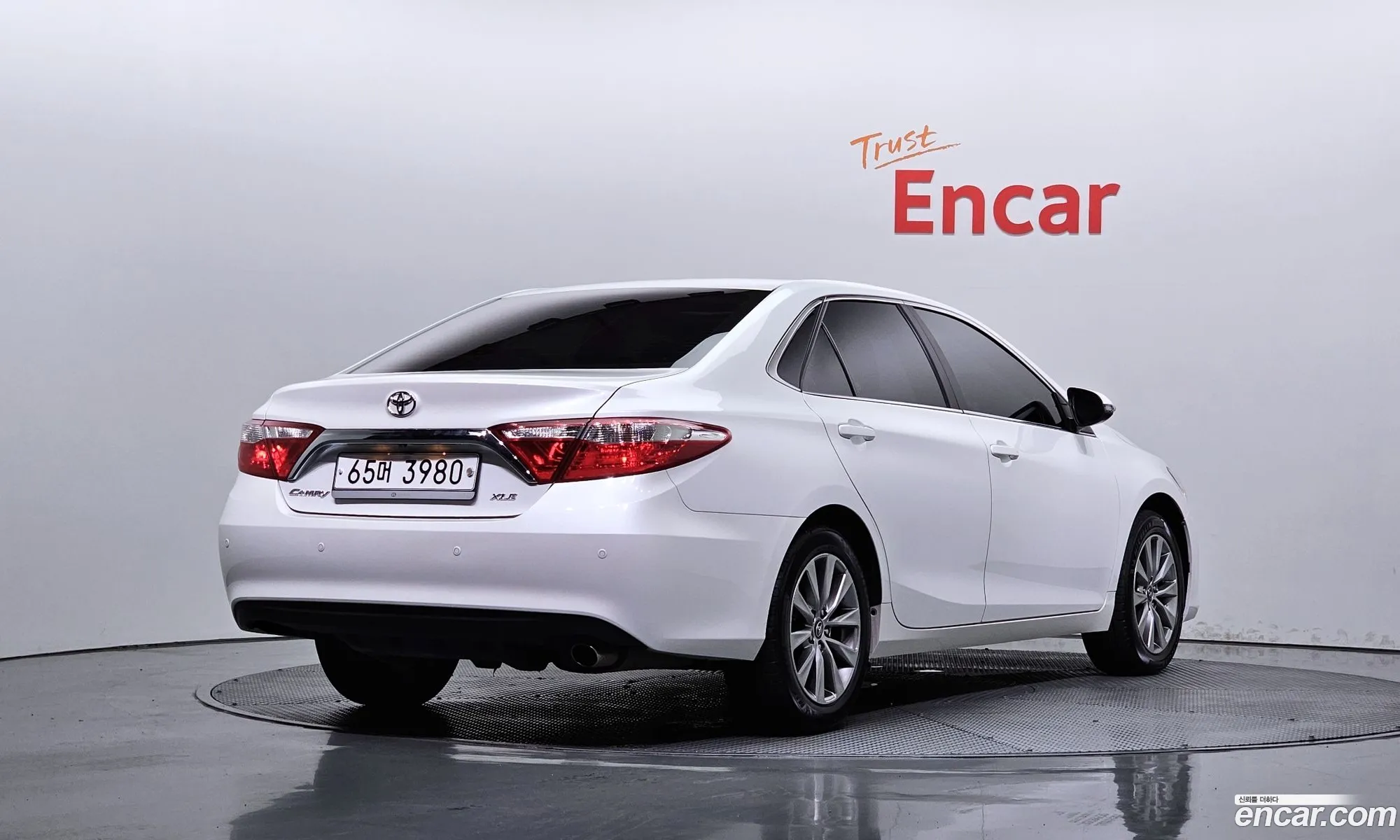 Toyota New Camry 25 Xle - фотография 15359119