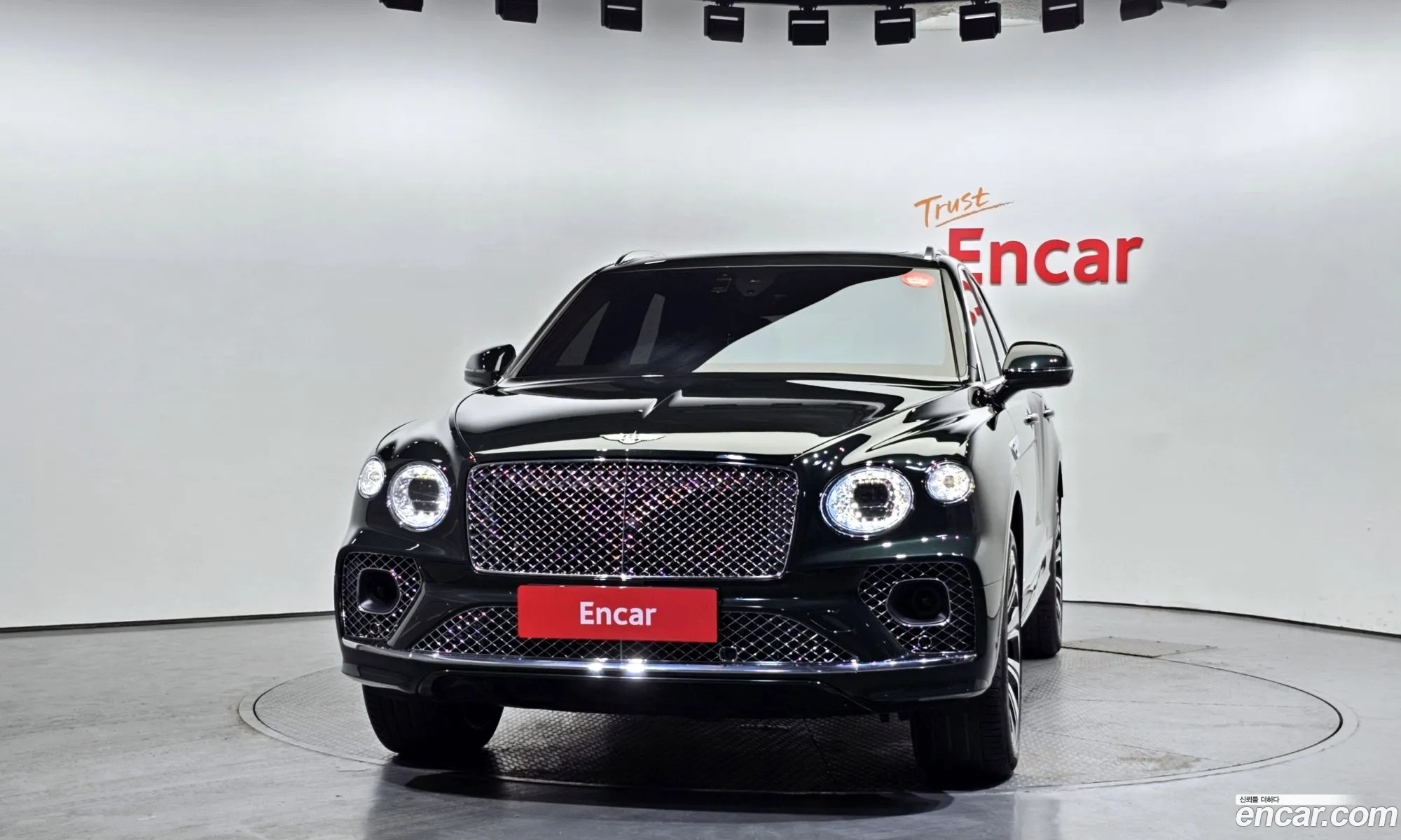 Bentley Bentayga 40 V8 Azur - фотография 4438230