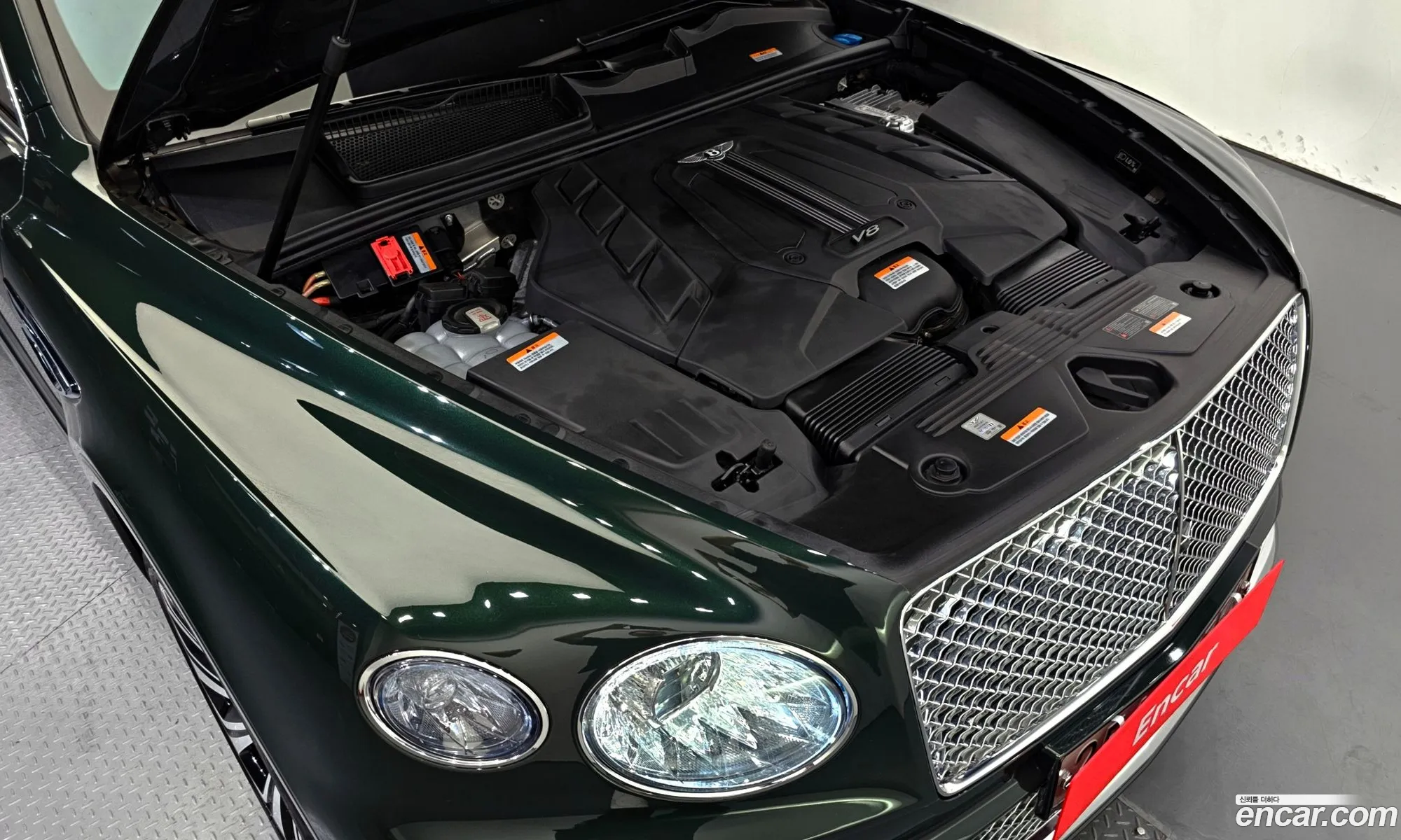 Bentley Bentayga 40 V8 Azur - фотография 4438233