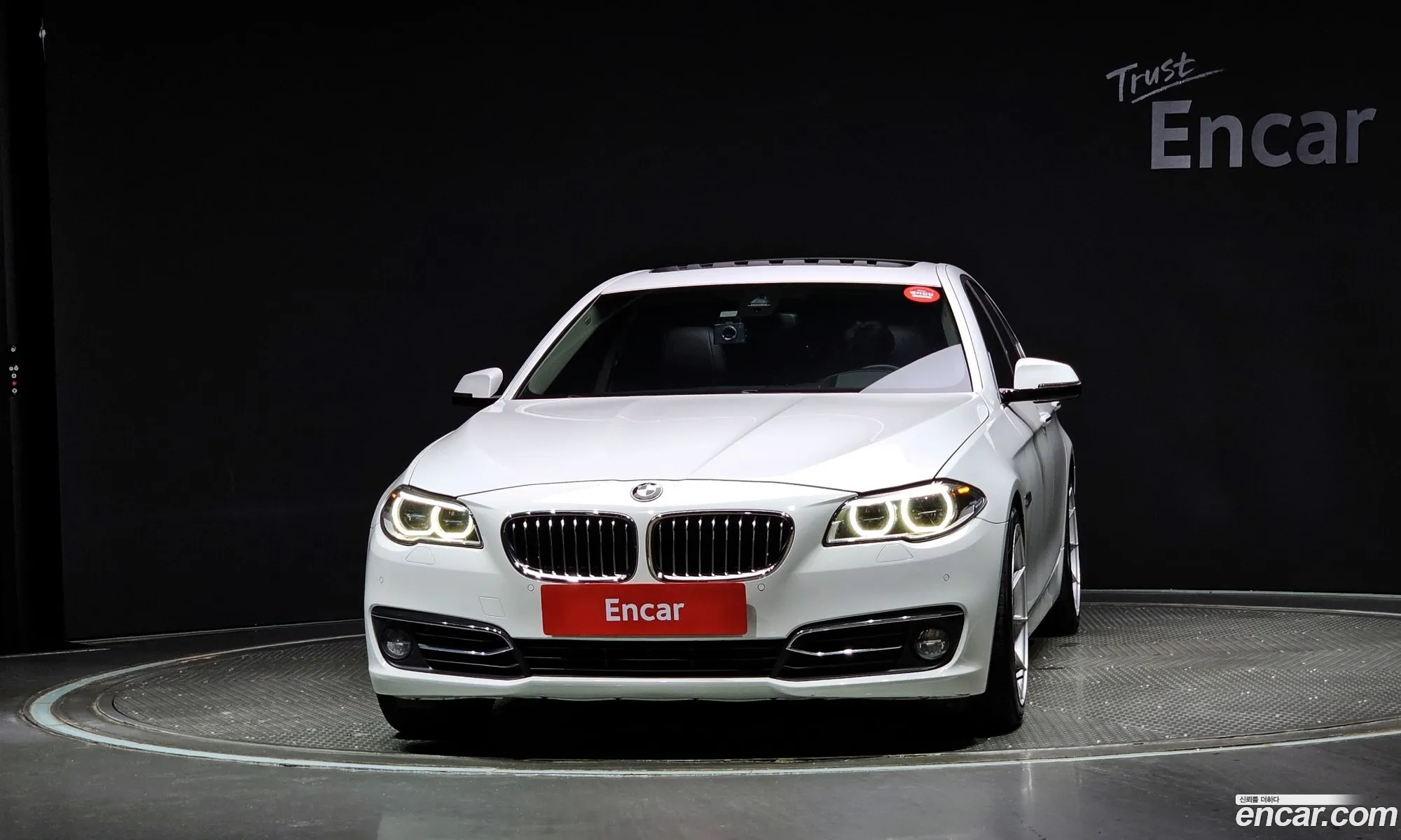BMW 5 Series F10 520D Luxury - фотография 18102394