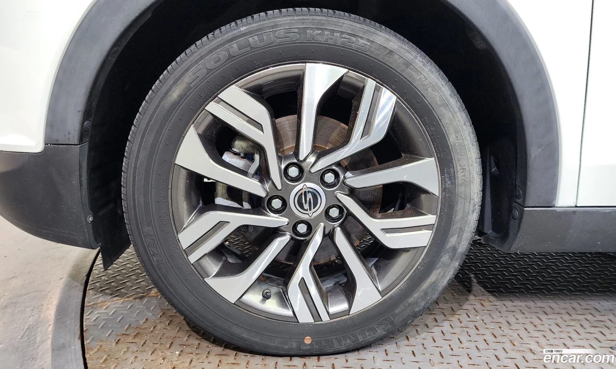 Kg Mobility Ssangyong Tivoli Air Diesel Ix 2Wd - фотография 6670778