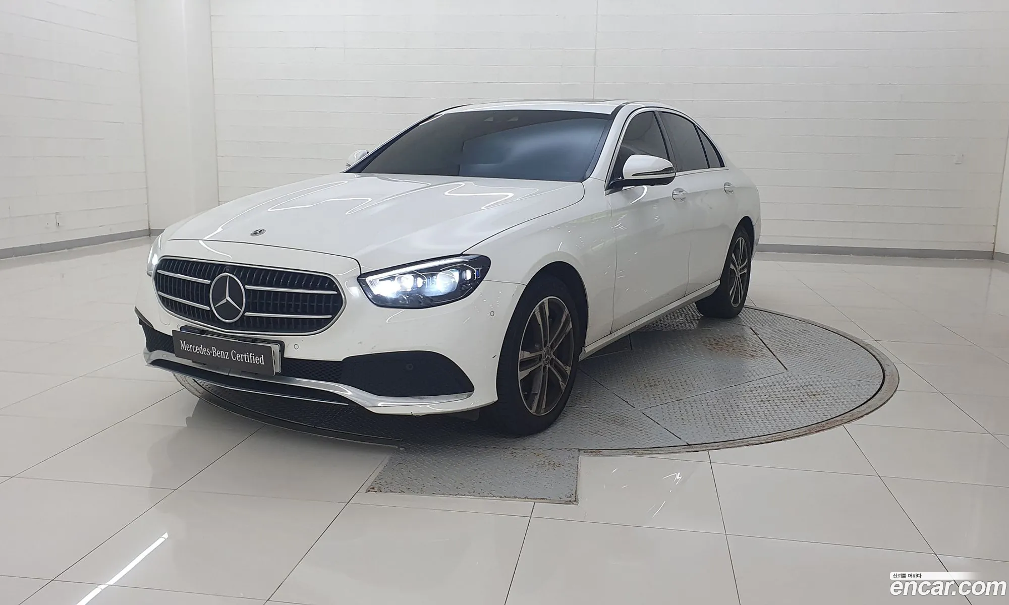 Mercedes E-Class W213 E350 4Matic Avant Garde - фотография 19074802