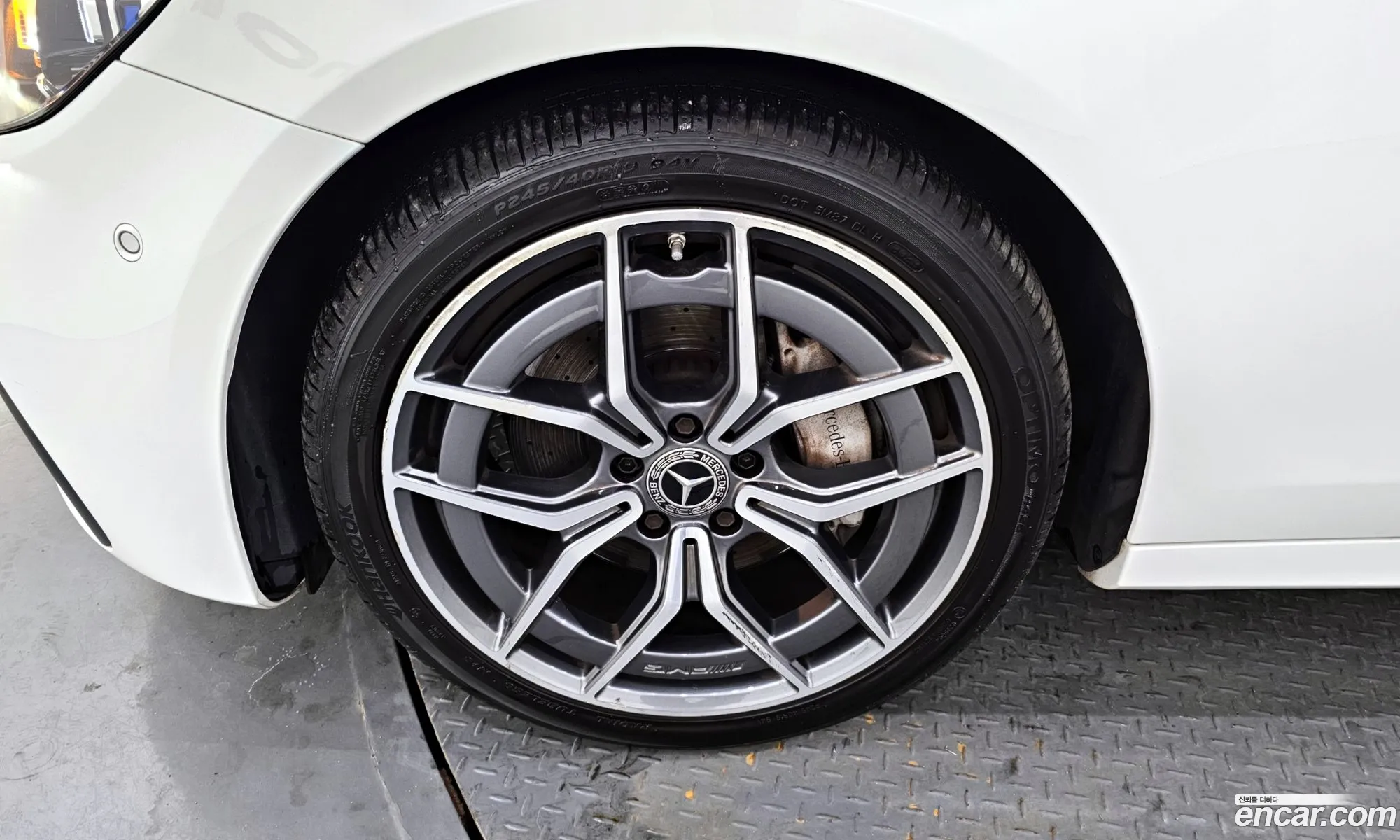 Mercedes E-Class W213 E220D 4Matic Amg Line - фотография 19049530