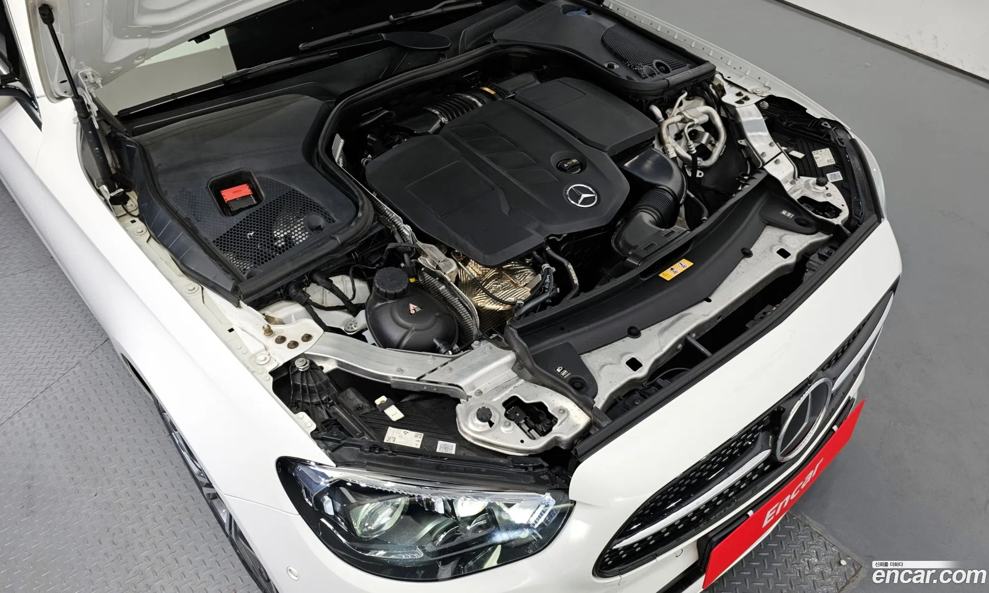 Mercedes E-Class W213 E220D 4Matic Amg Line - фотография 19049531