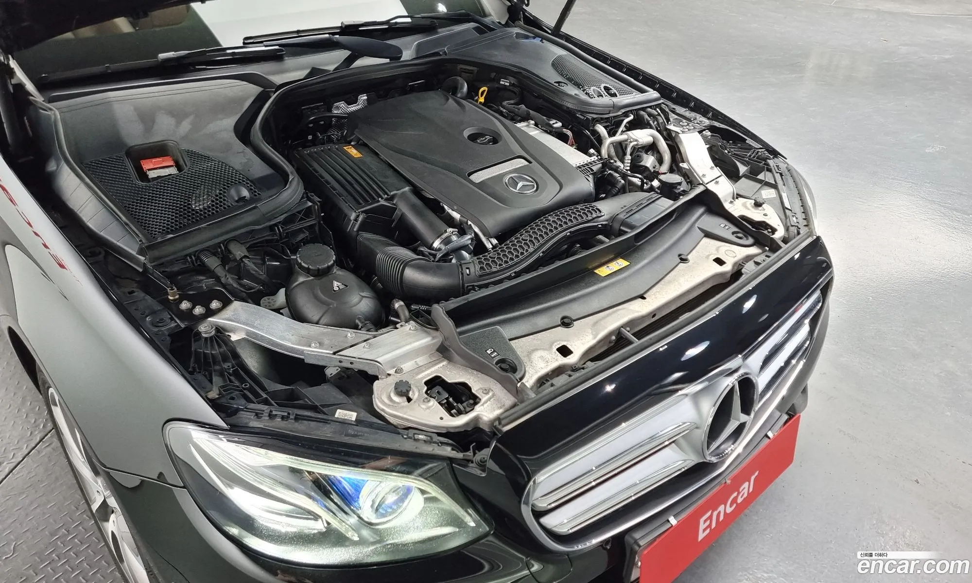 Mercedes E-Class W213 E300 4Matic Avant Garde - фотография 19049567