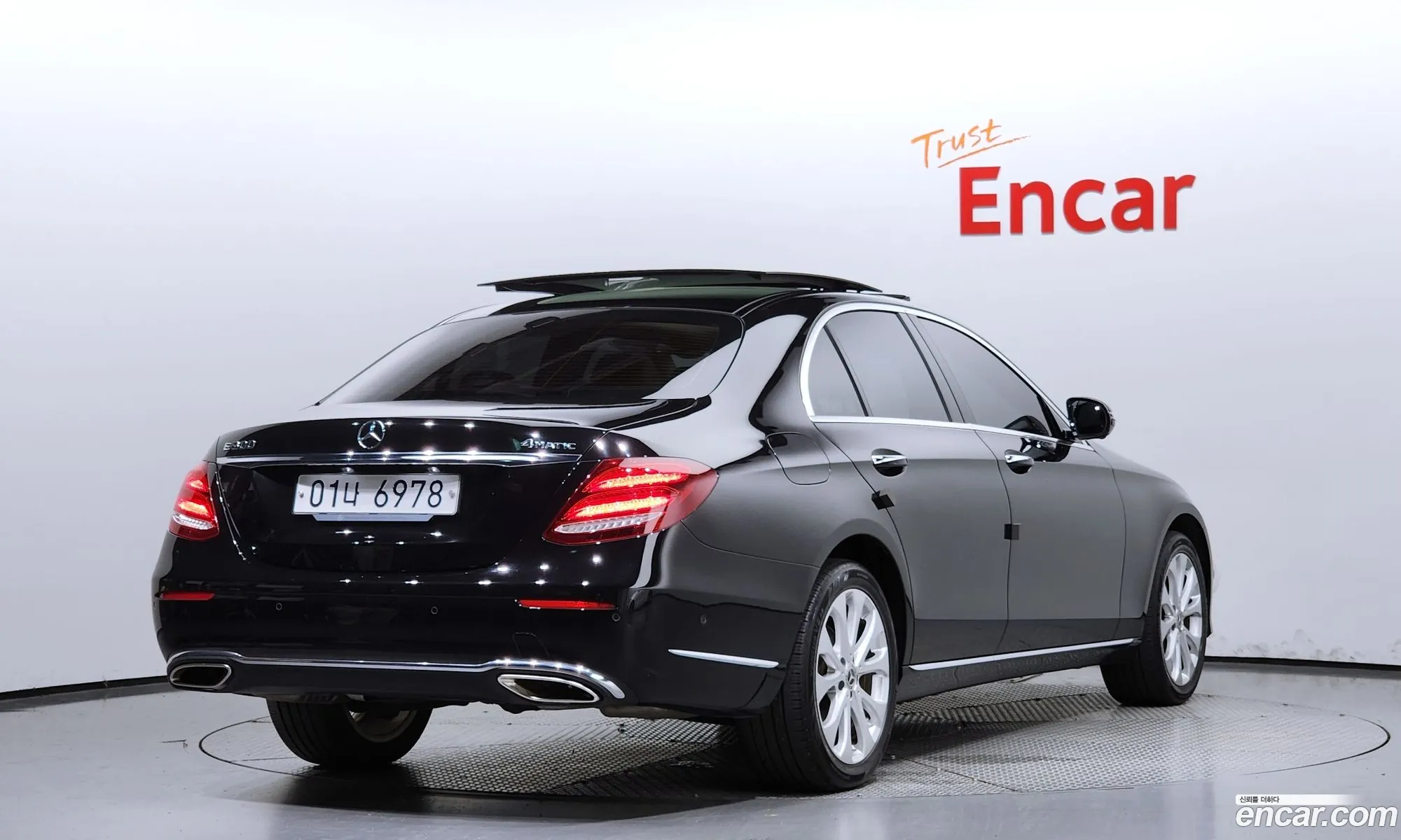 Mercedes E-Class W213 E300 4Matic Exclusive - фотография 19067841