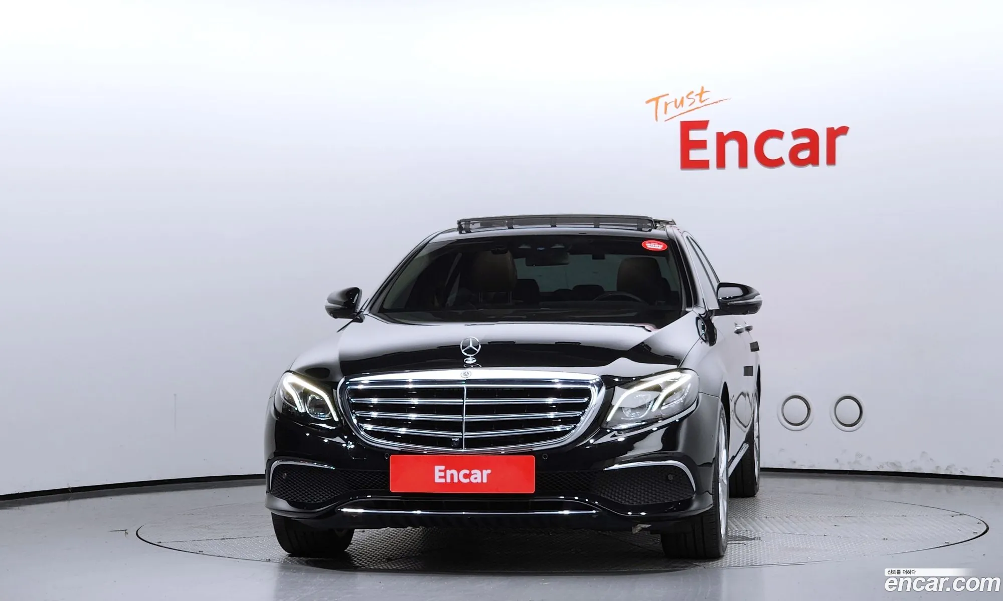 Mercedes E-Class W213 E300 4Matic Exclusive - фотография 19067842
